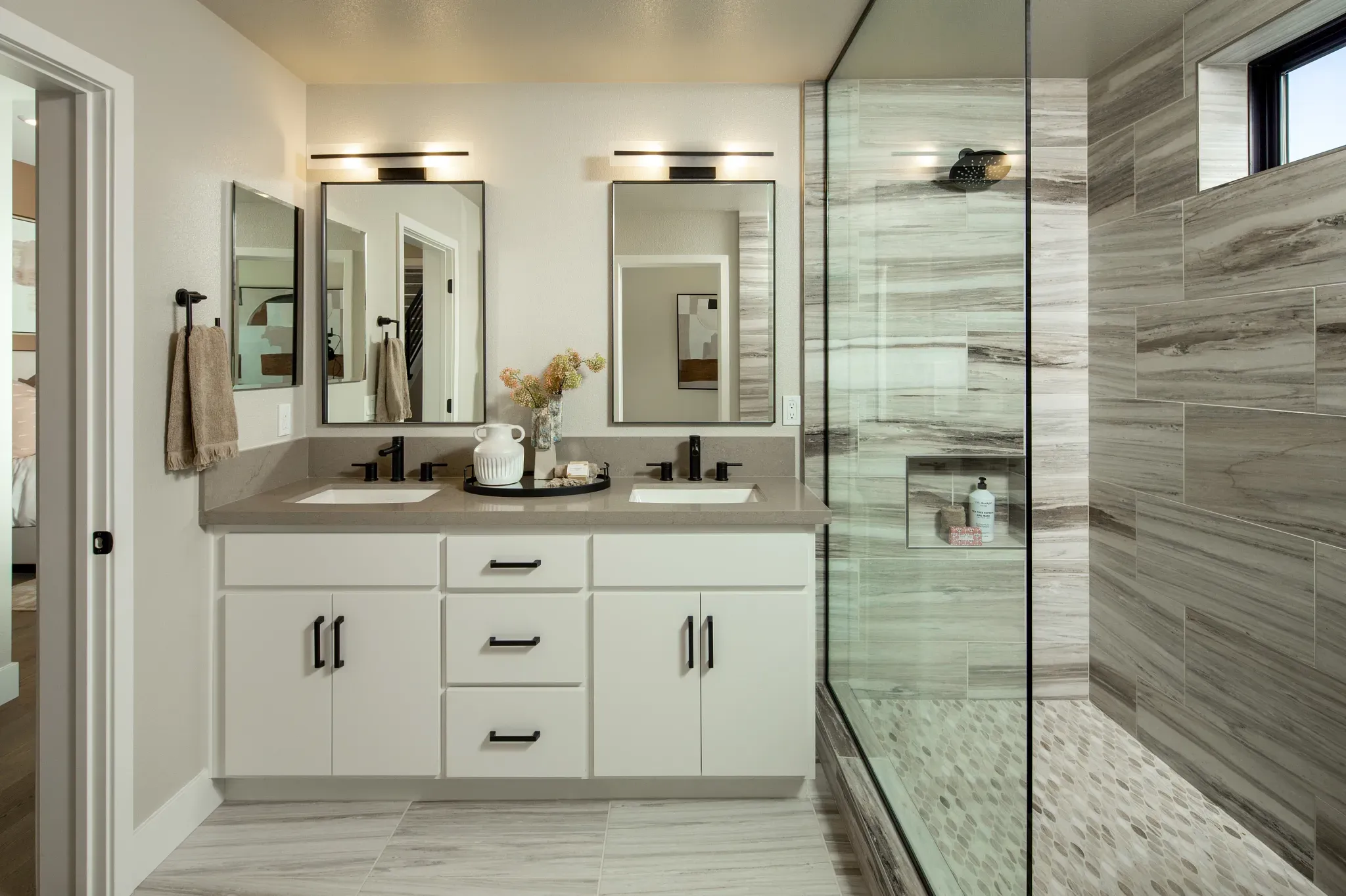 Rooftops Plan 4 Primary Bathroom