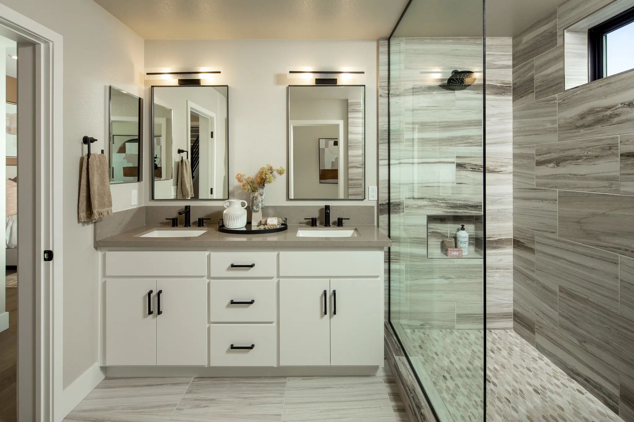 Rooftops Plan 4 Primary Bathroom