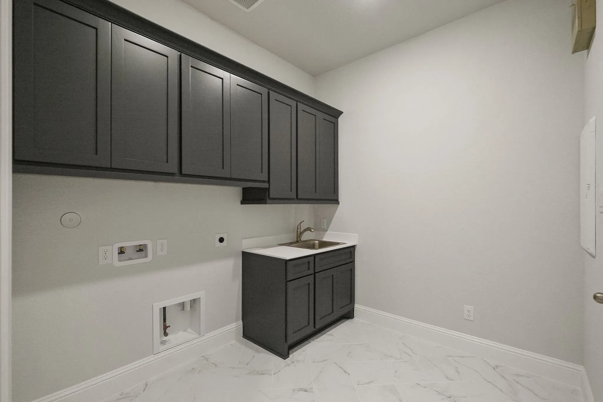 Plan 6030 laundry room