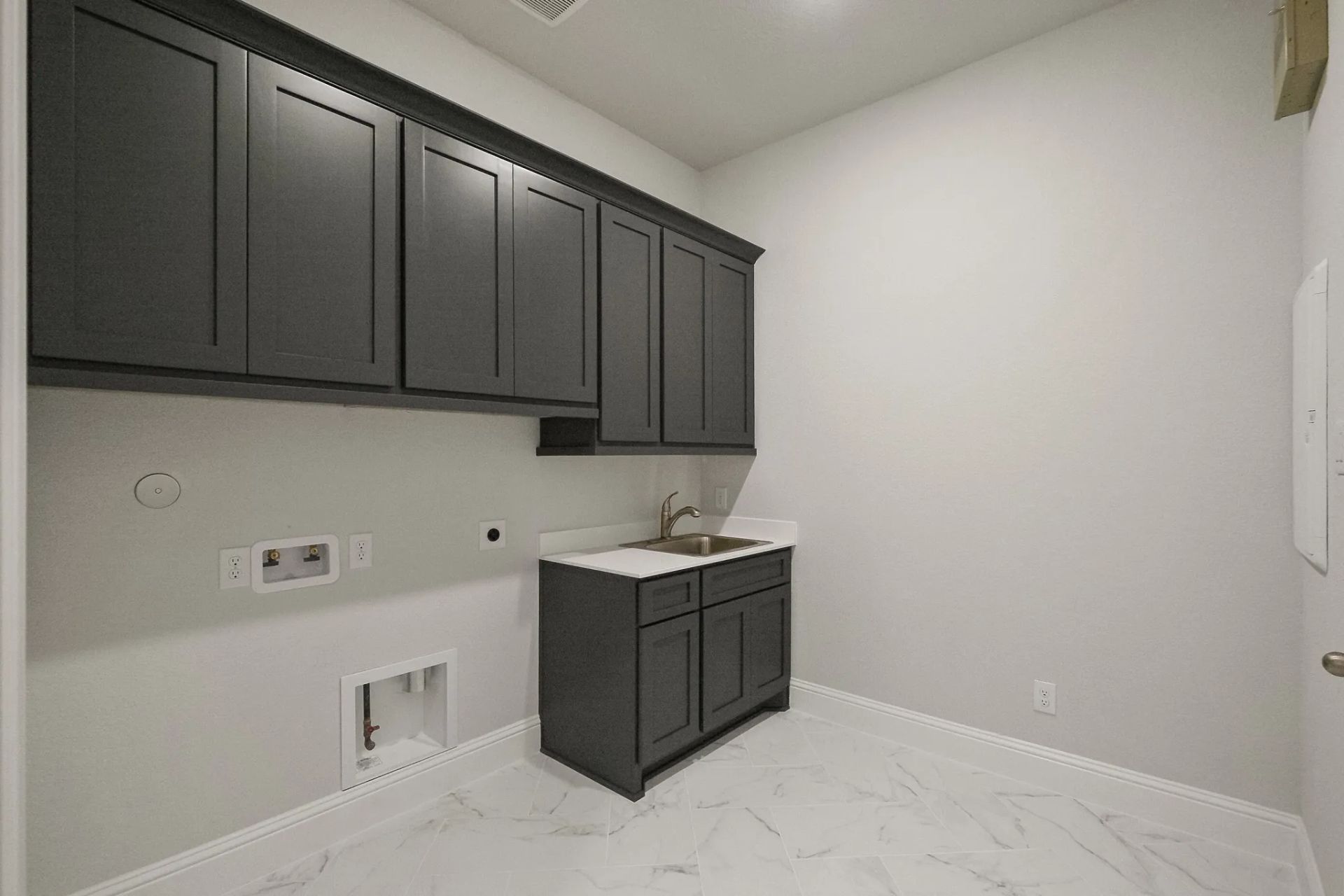 Plan 6030 laundry room