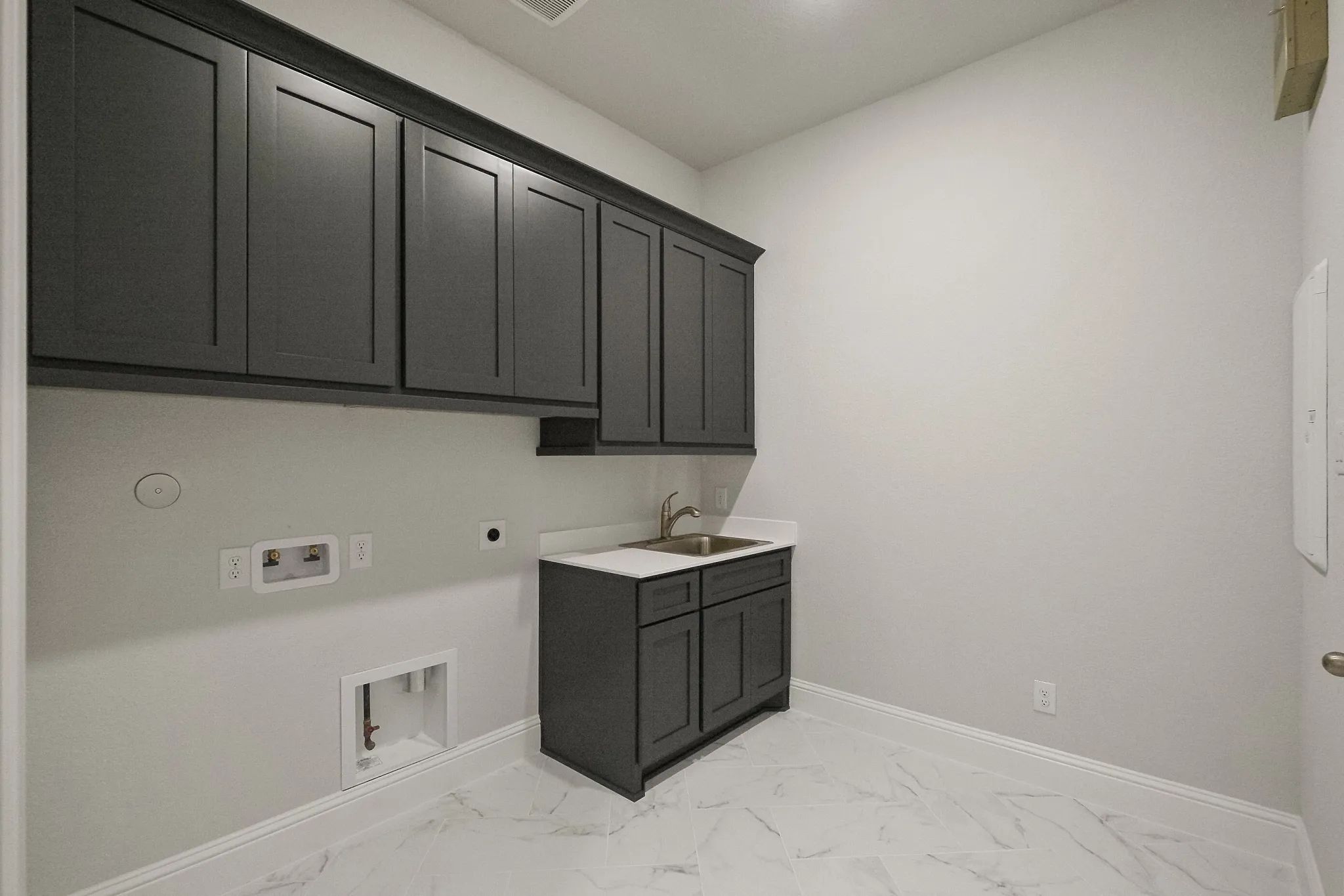 Plan 6030 laundry room