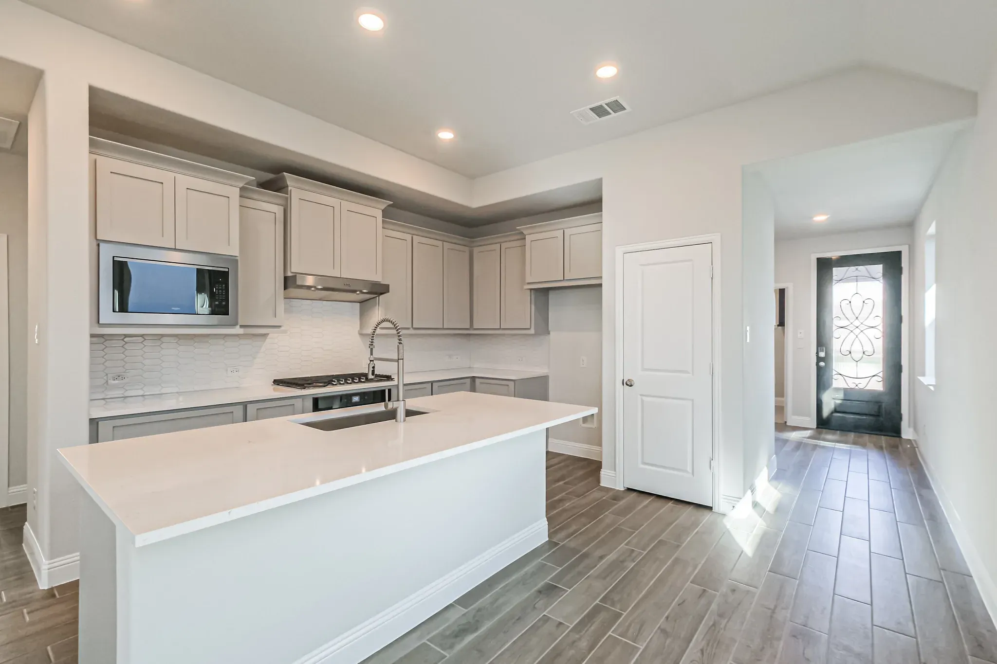 Plan 3009 kitchen - look may vary