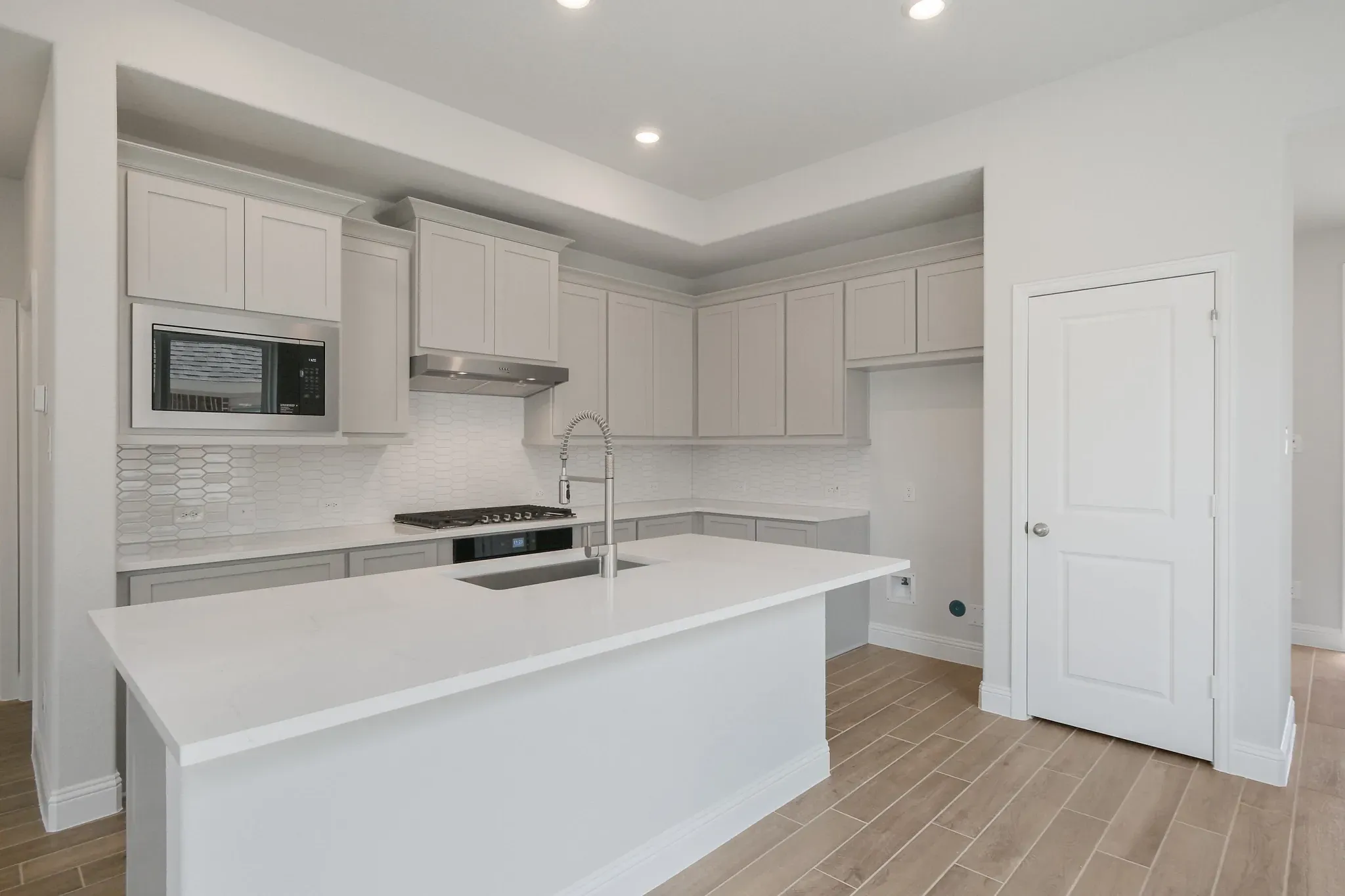 Plan 3019 kitchen - look may vary