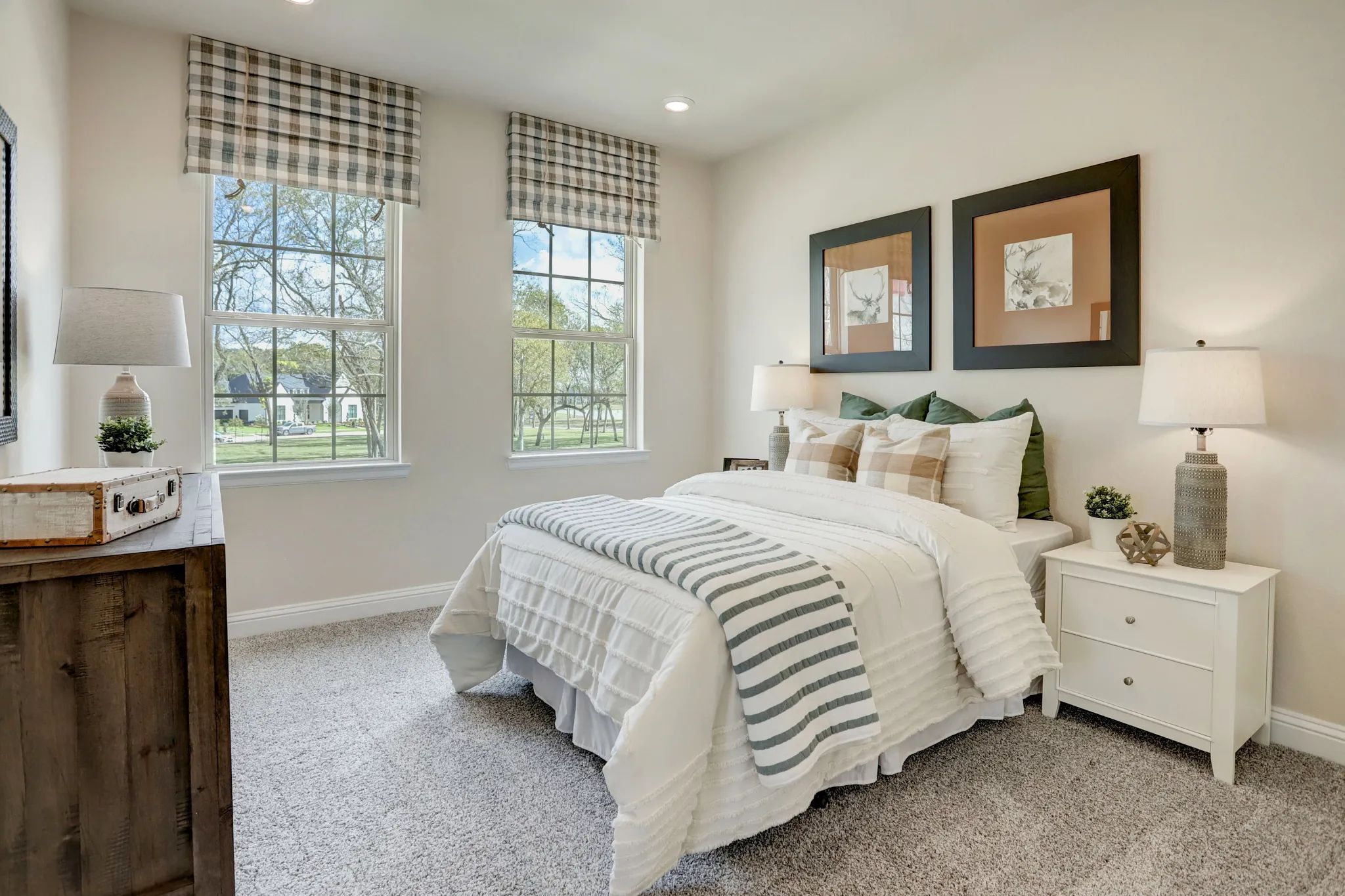 Plan 5051 bed 3 - staged
