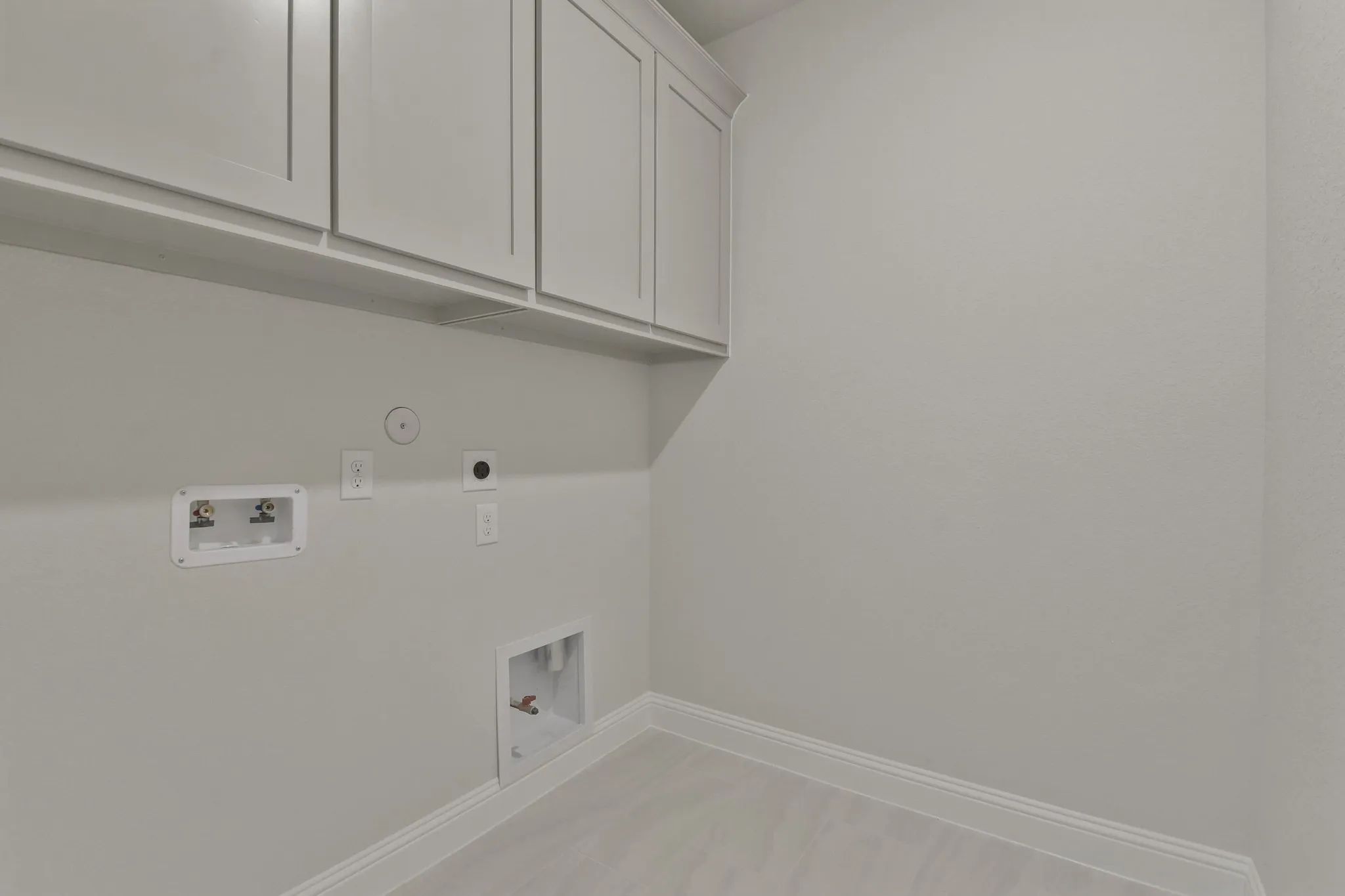 Plan 4049 laundry