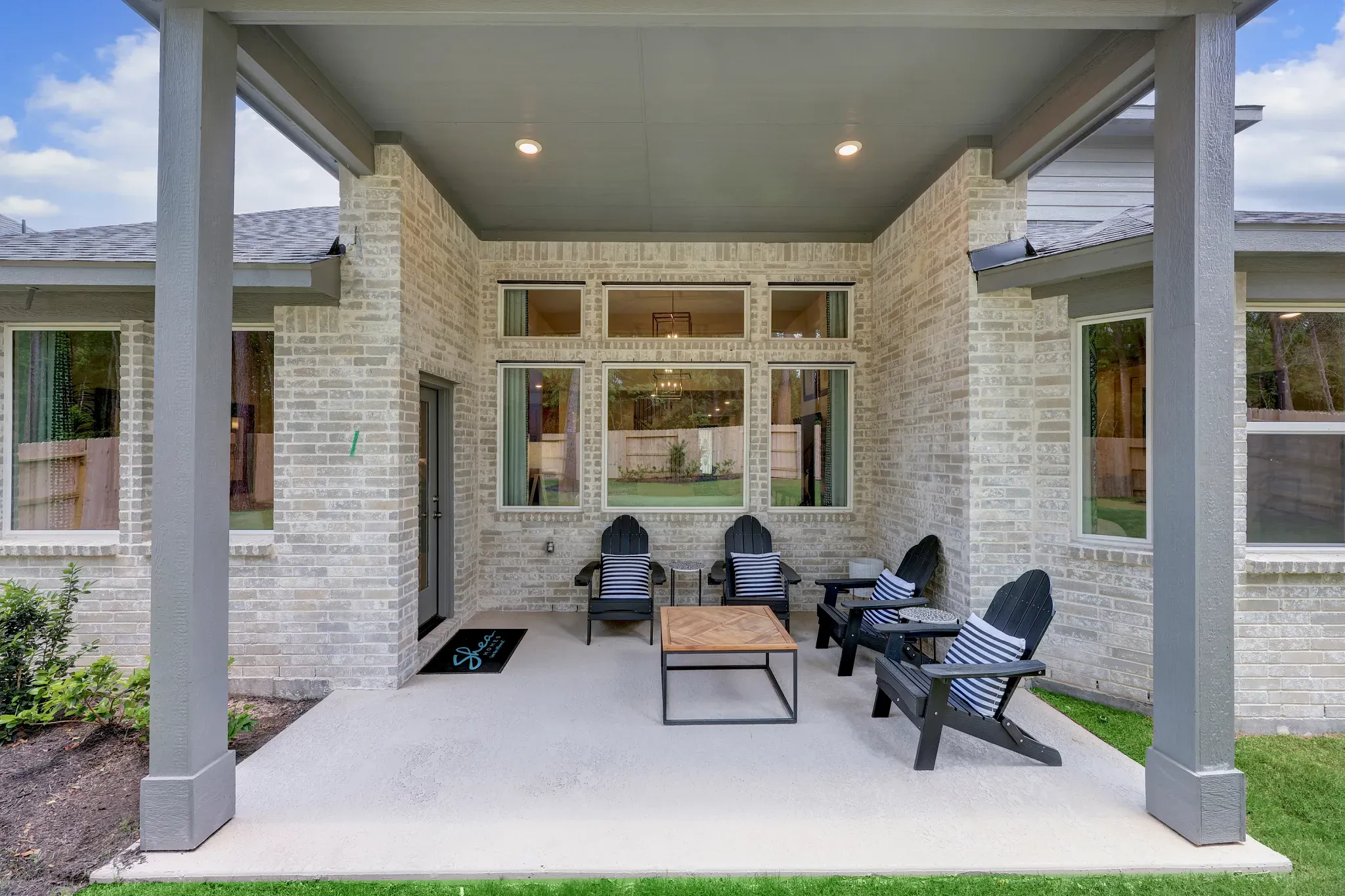 Homesite 0108 Outdoor Living - Staged