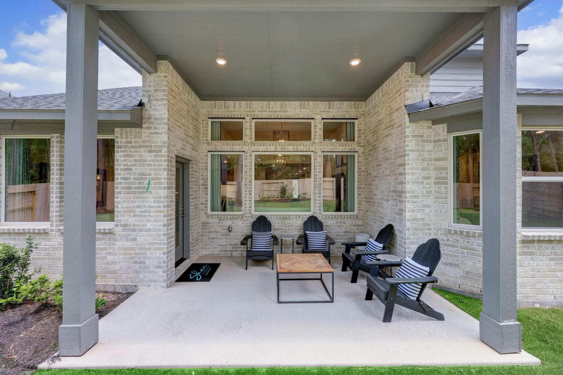 Homesite 0108 Outdoor Living - Staged
