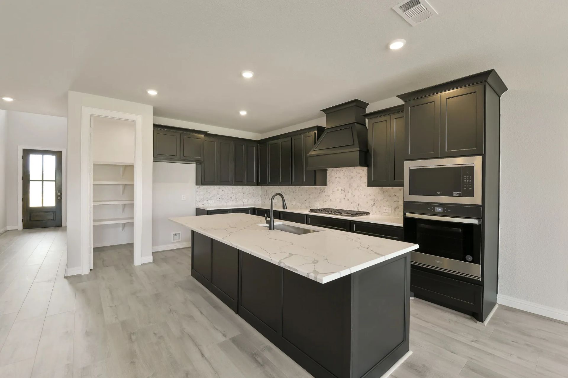 Plan 4059 kitchen