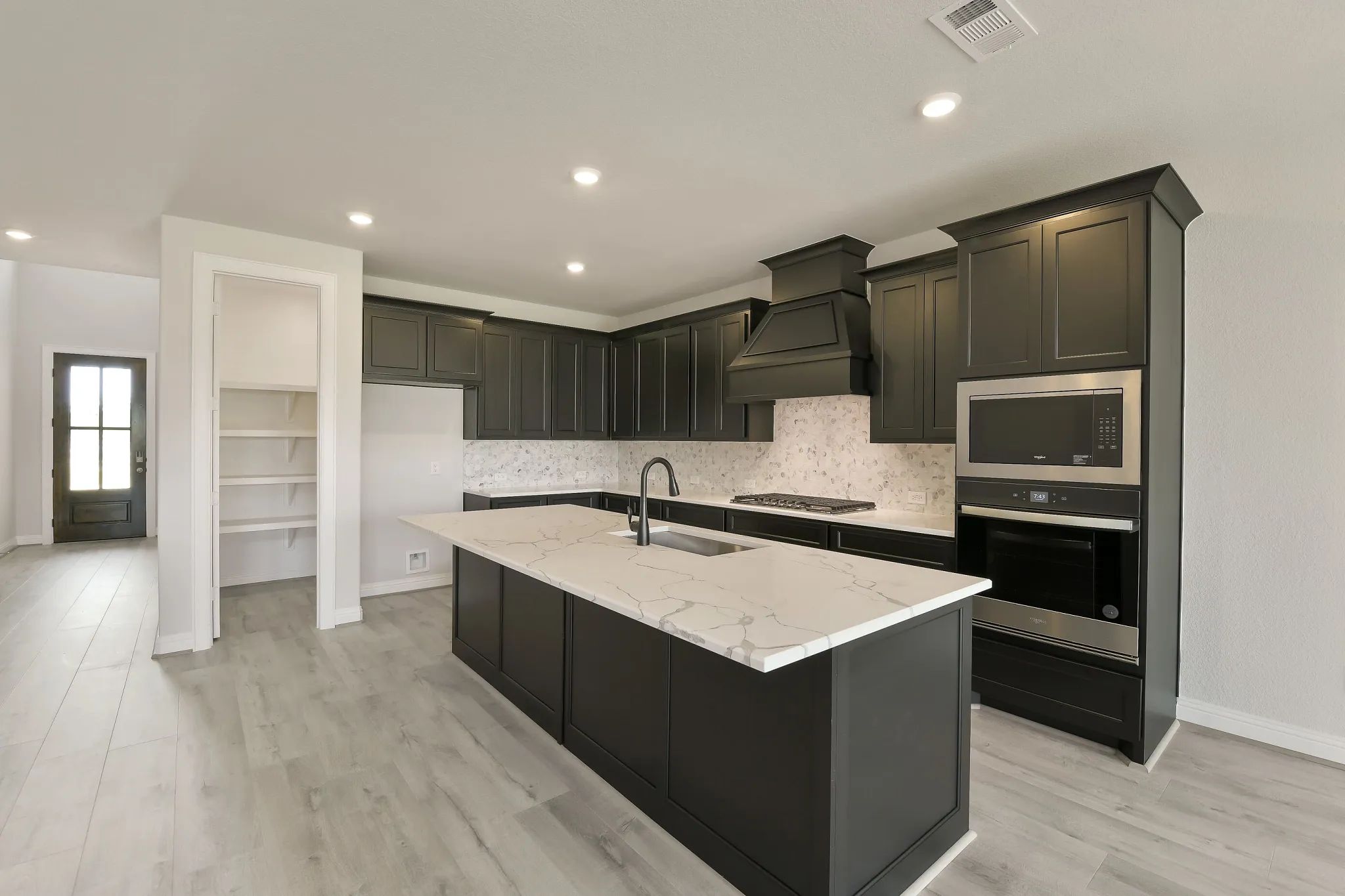 Plan 4059 kitchen
