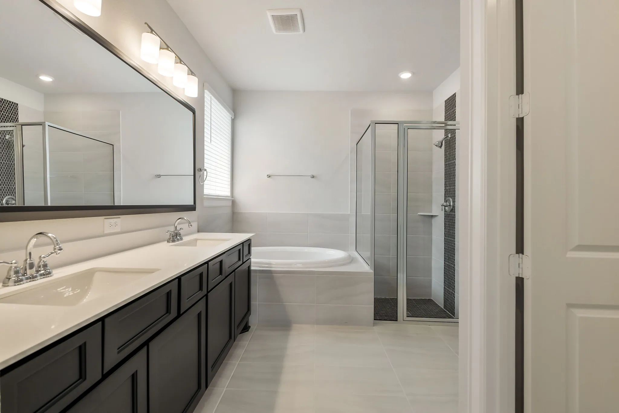 Plan 4059 primary bath