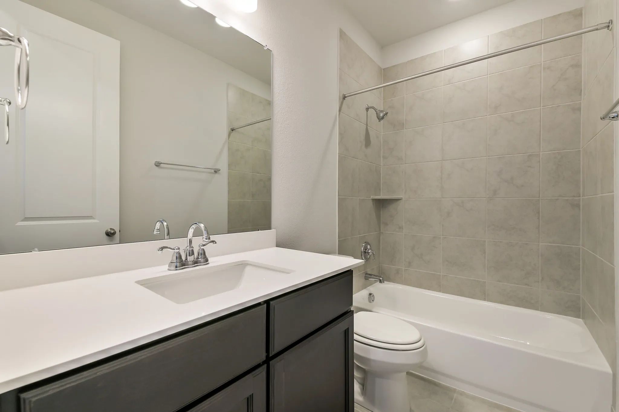 Plan 4059 bath 2