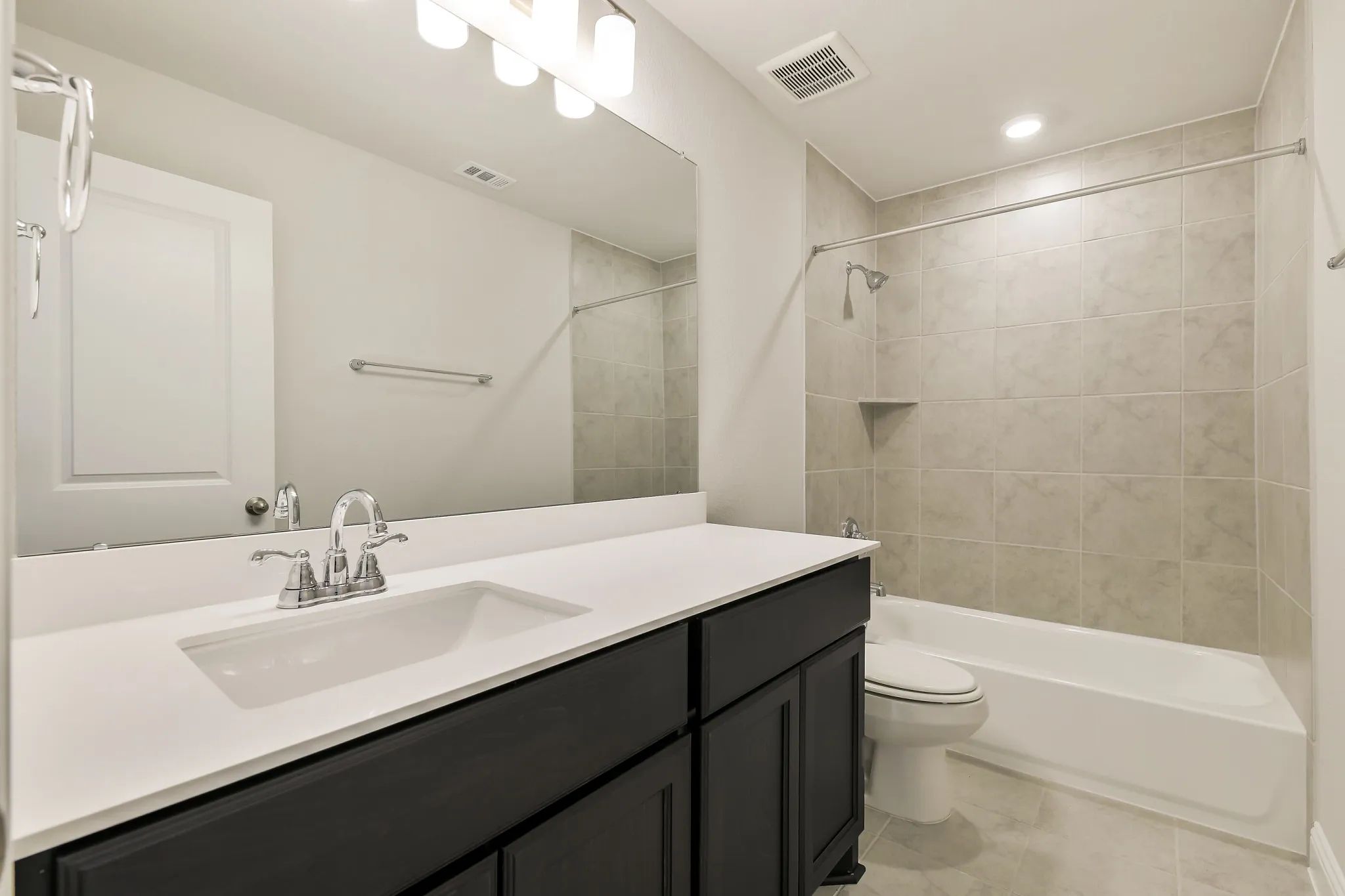 Plan 4059 bath 3