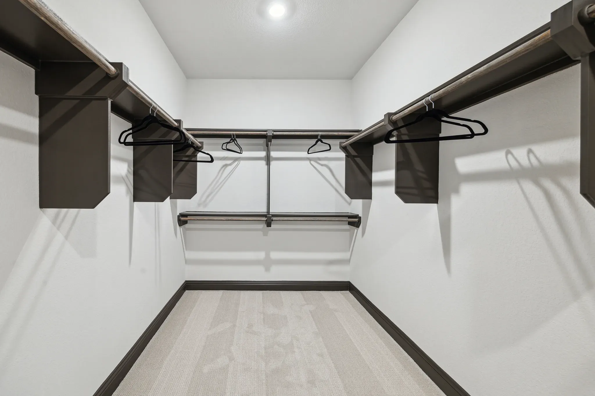 Plan 4534 closet - staged