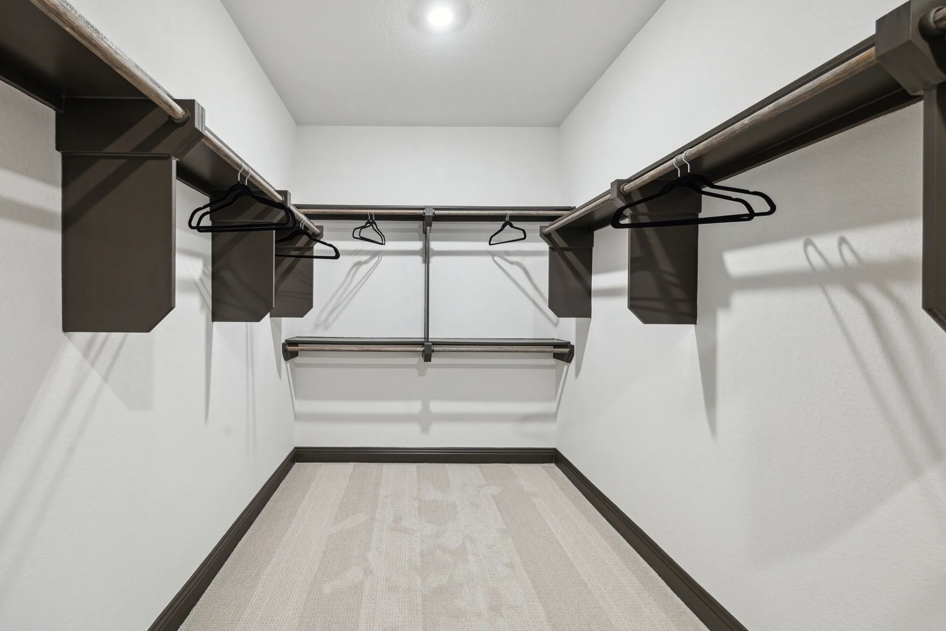 Plan 4534 closet - staged