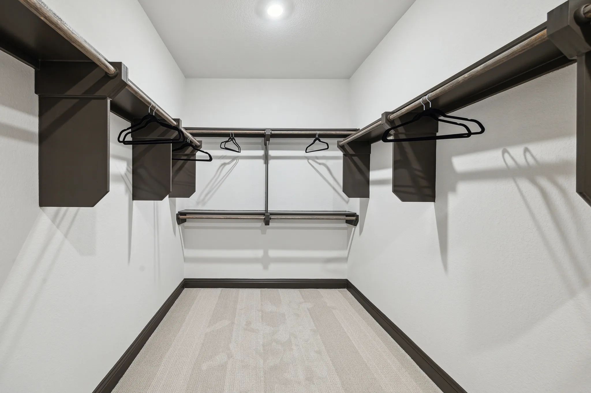 Plan 4534 closet - staged