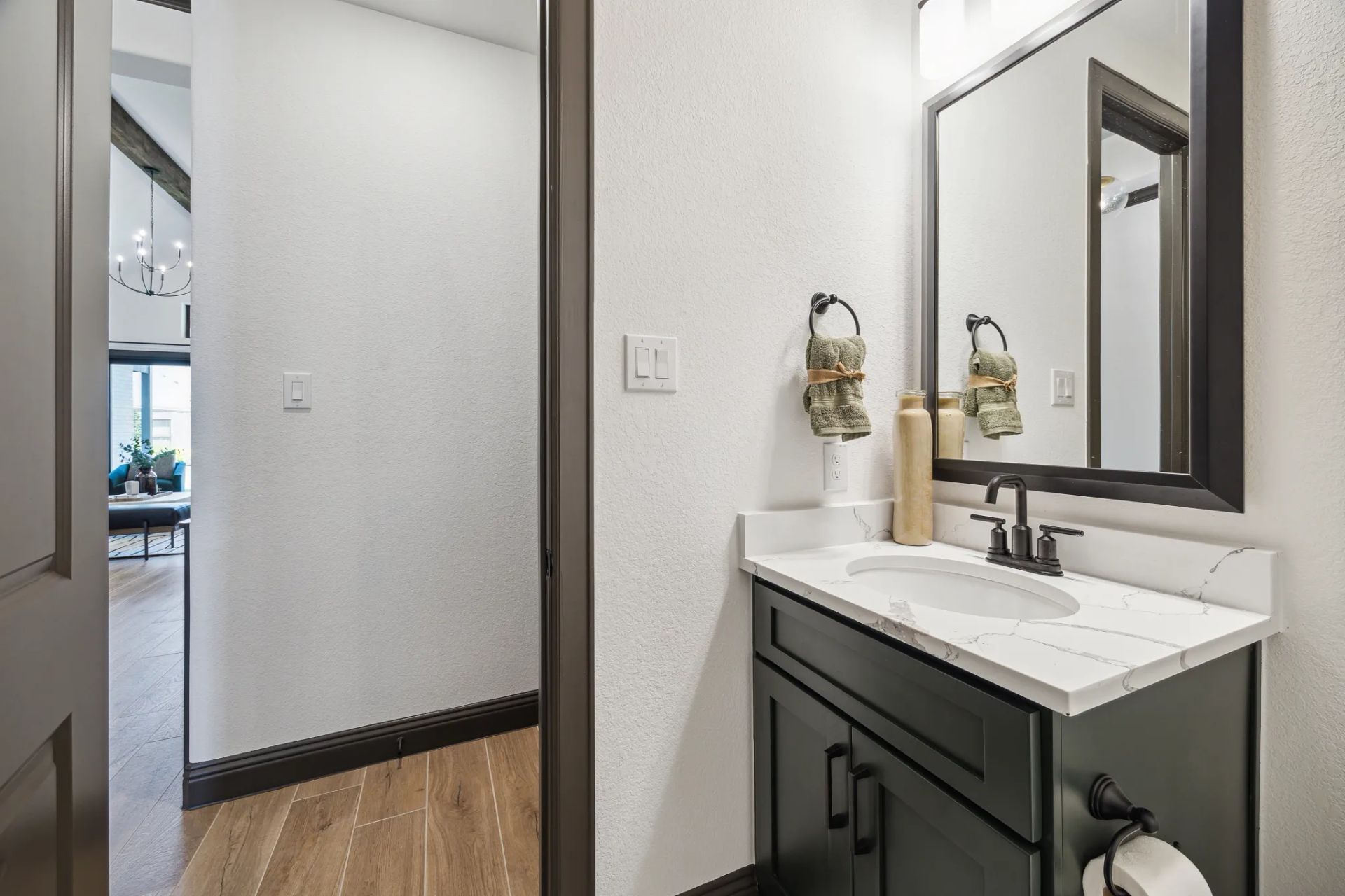 Plan 4534 powder room - staged
