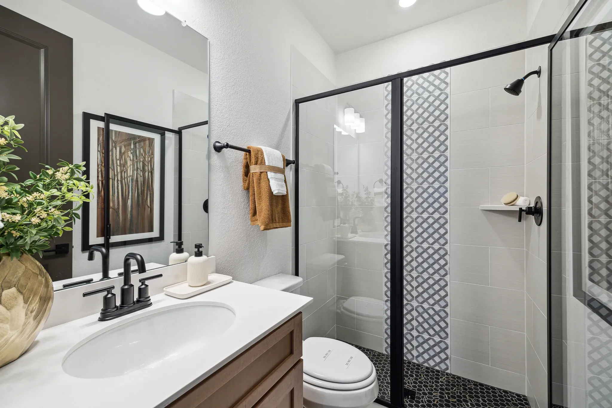 Plan 4534 bath 2 - staged
