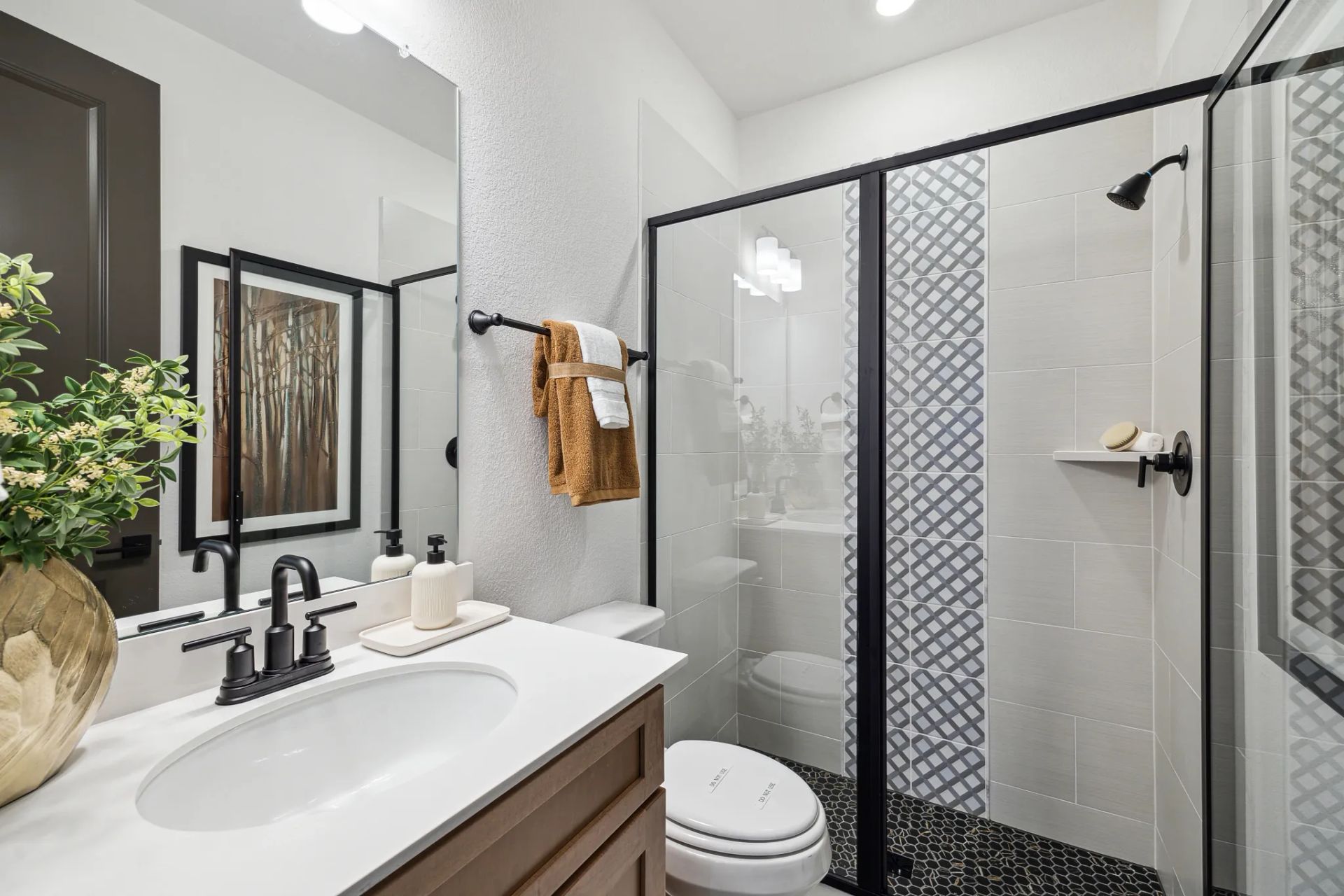 Plan 4534 bath 2 - staged