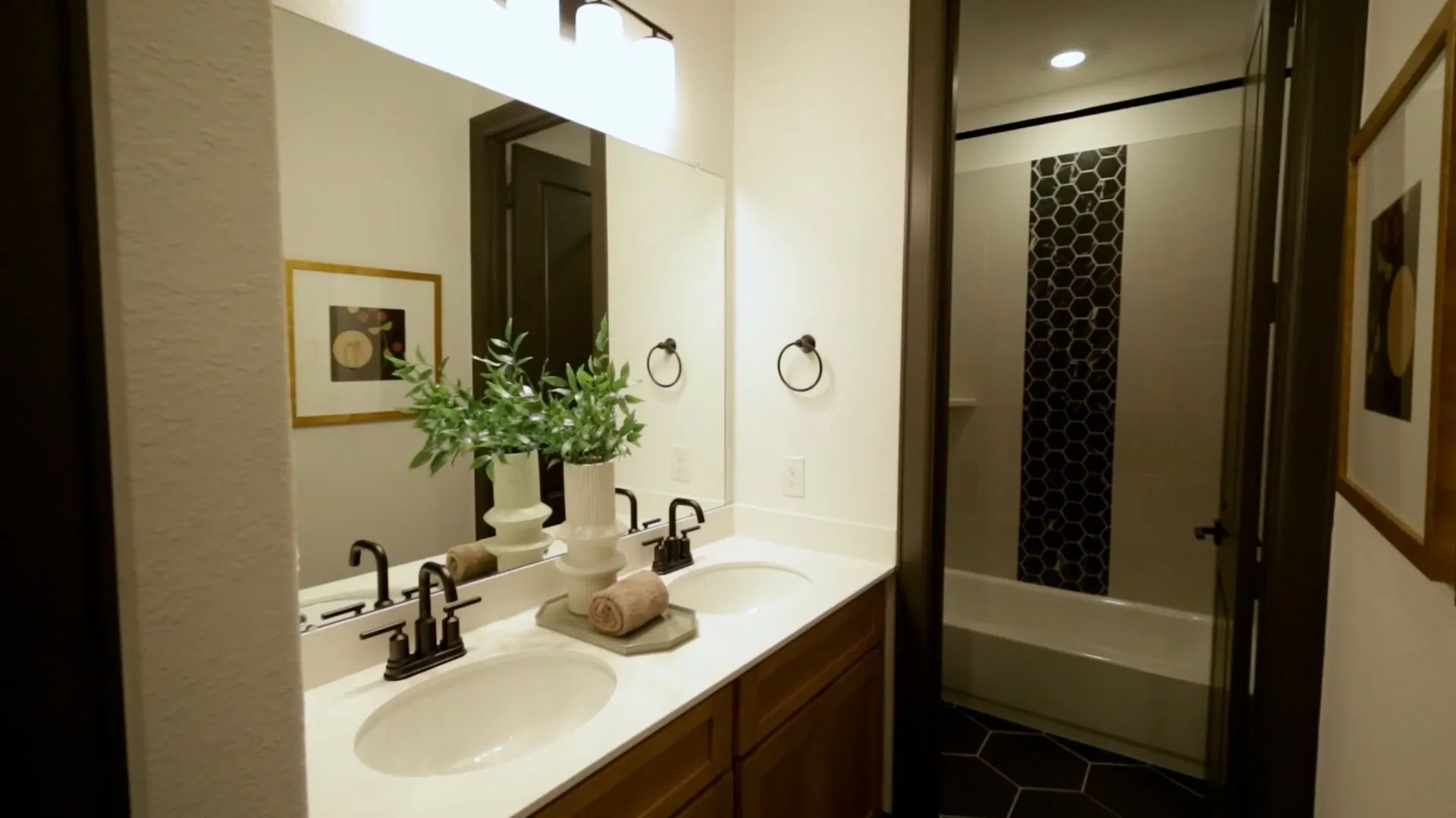 Plan 4534 bath 3 - staged