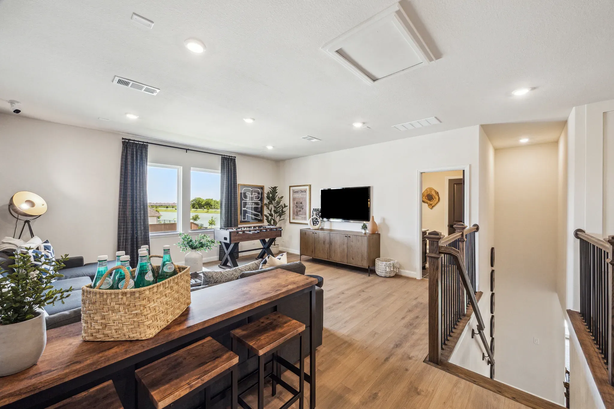 Plan 5042 loft - staged