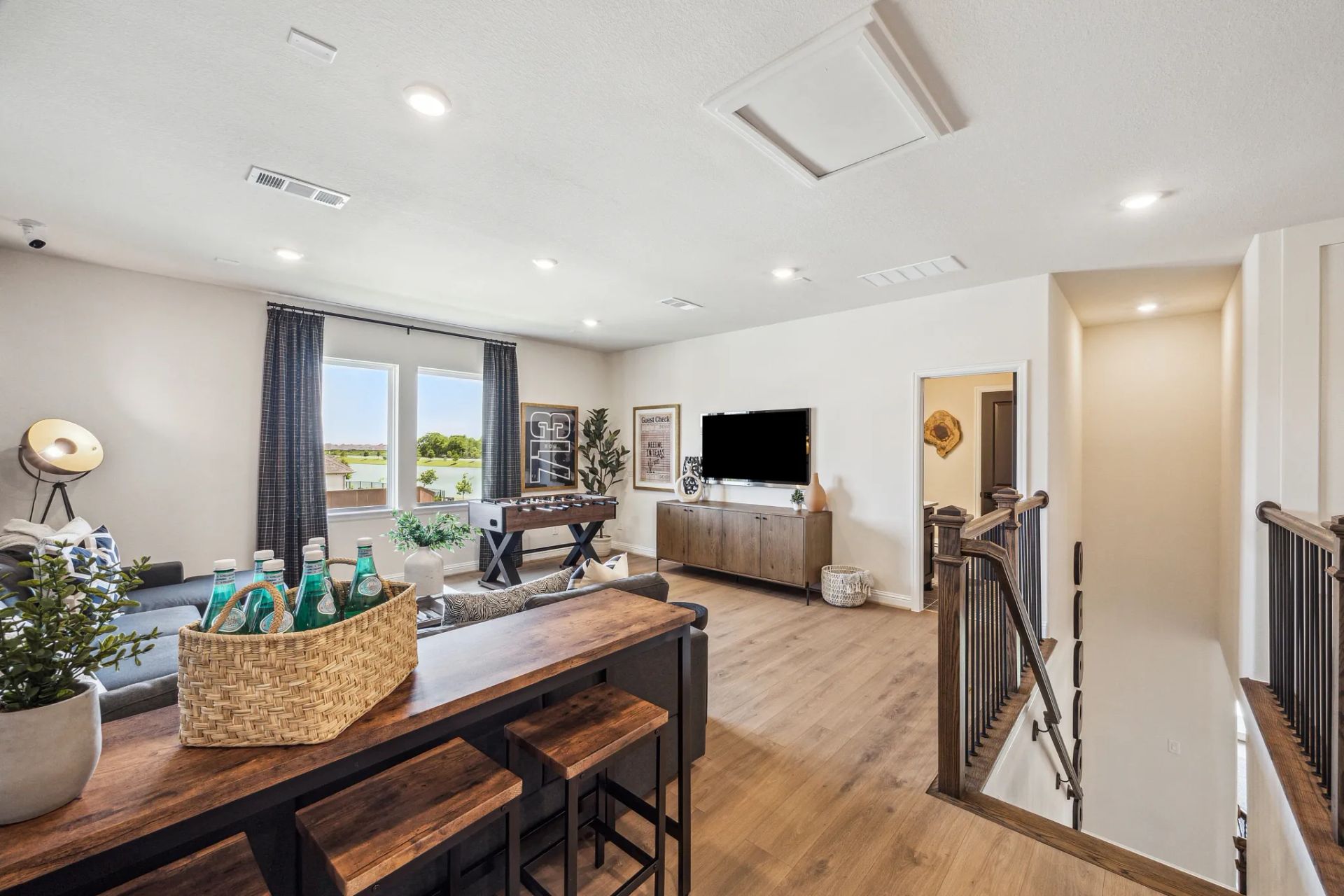 Plan 5042 loft - staged