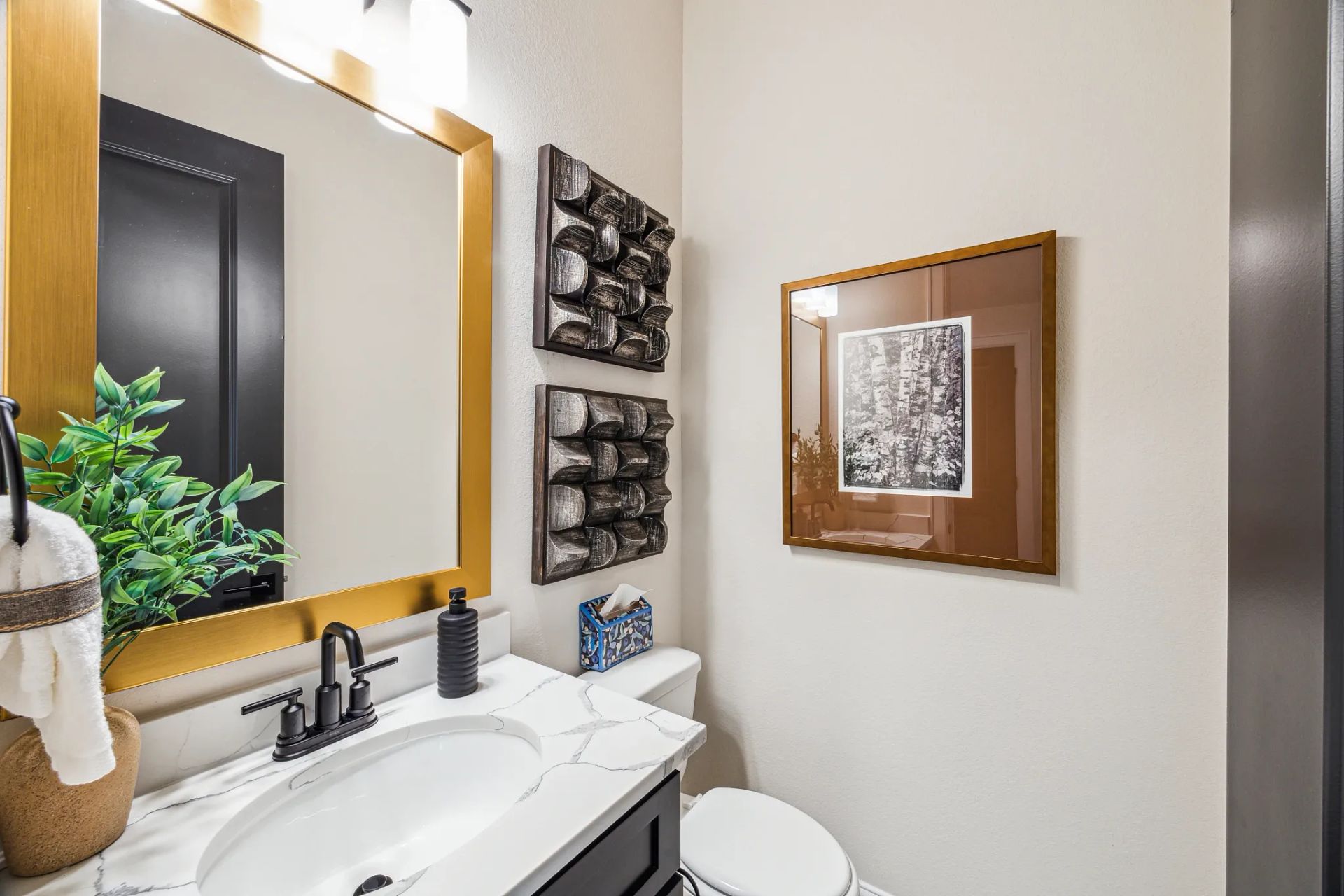Plan 5042 powder room - staged
