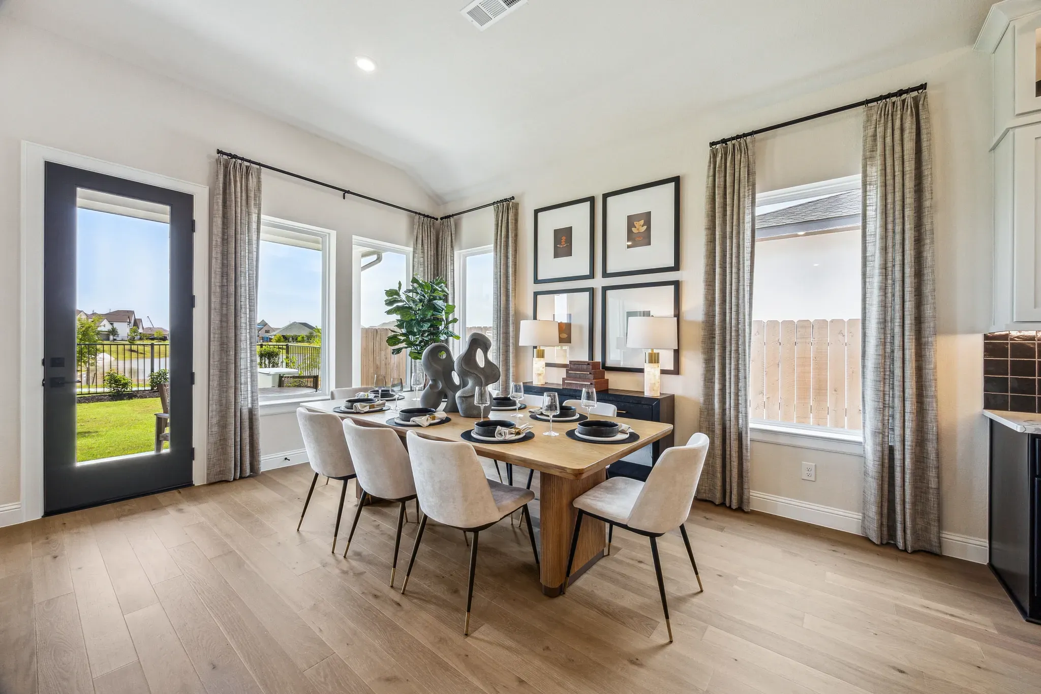 Plan 5042 model dining room