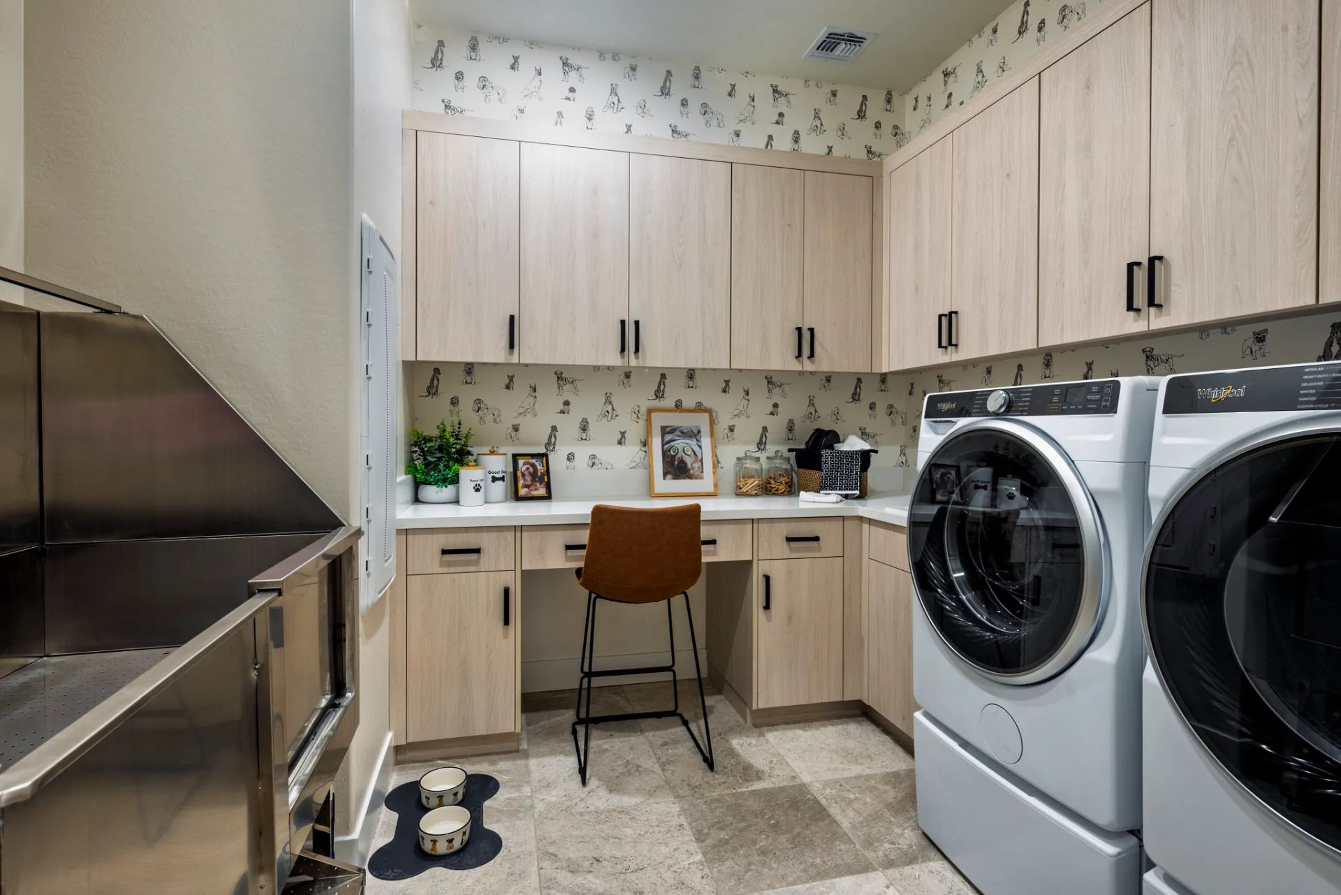 Costa Model Laundry