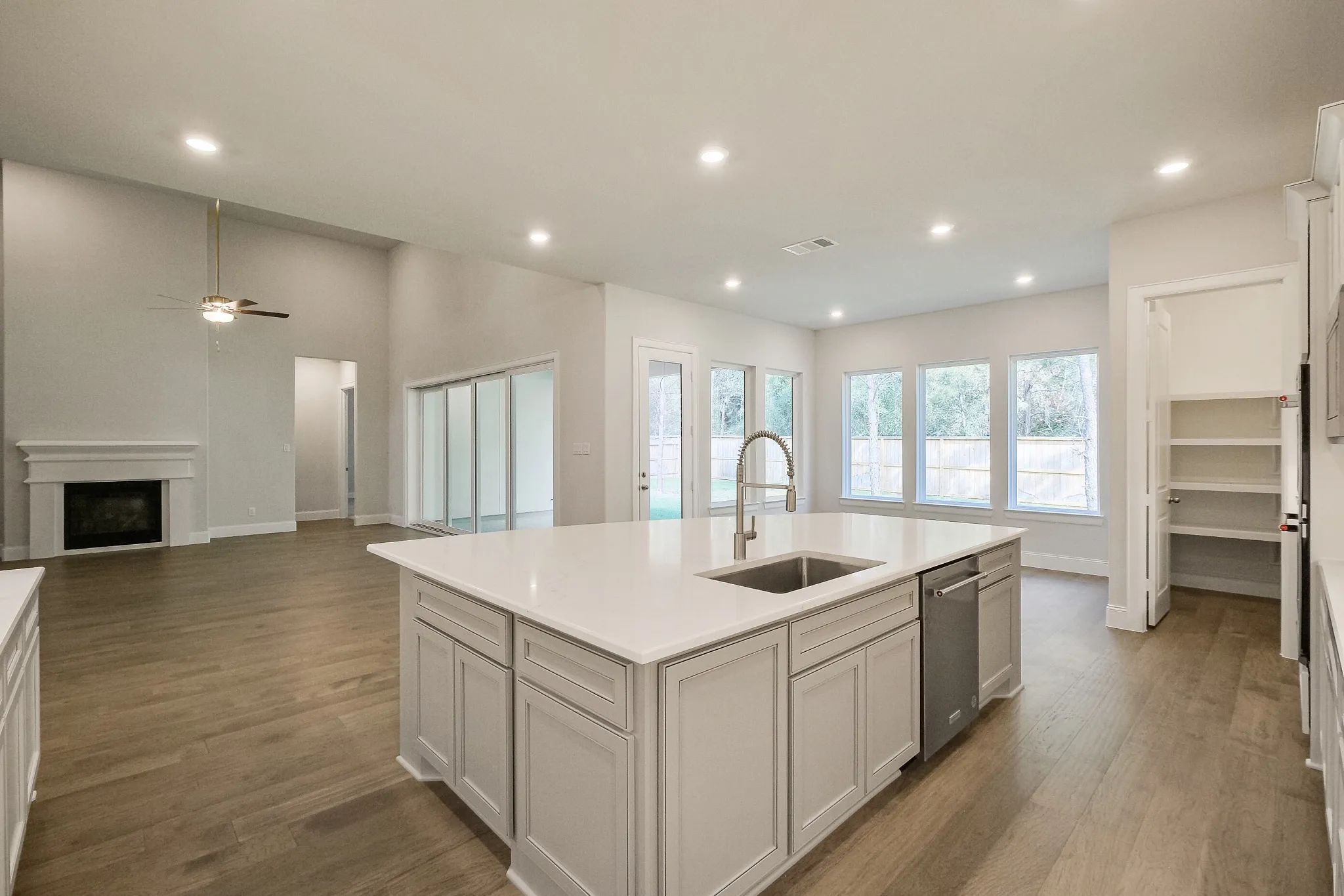 Plan 6050 kitchen