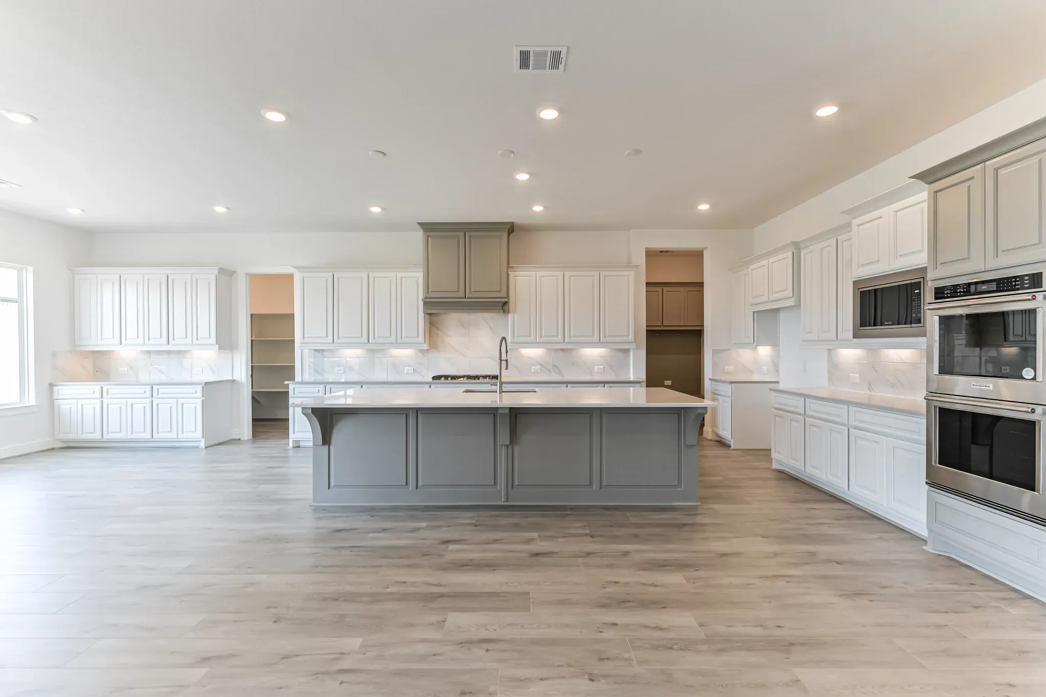 Plan 6010 kitchen