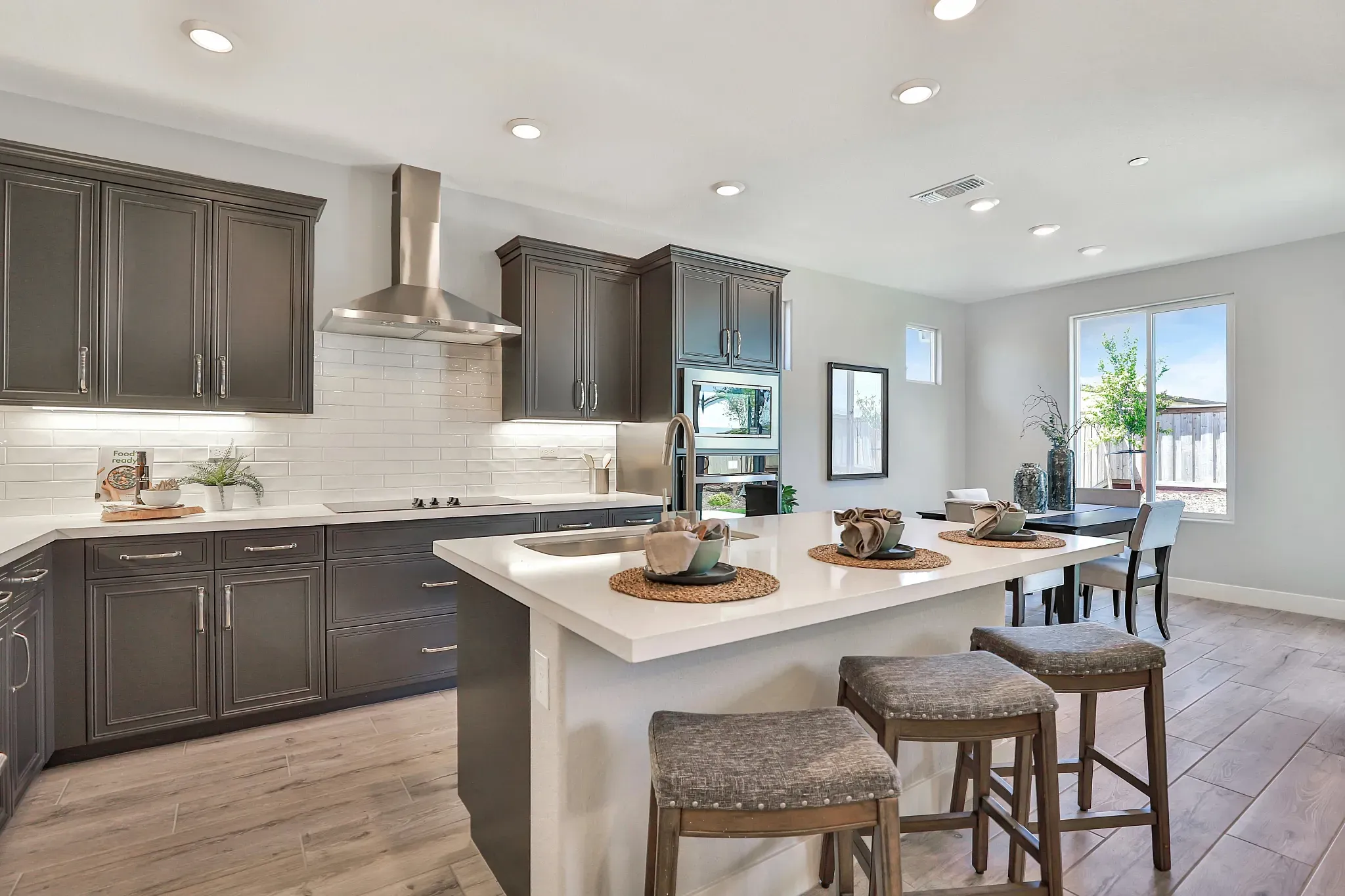 Kitchen & Dining of Home