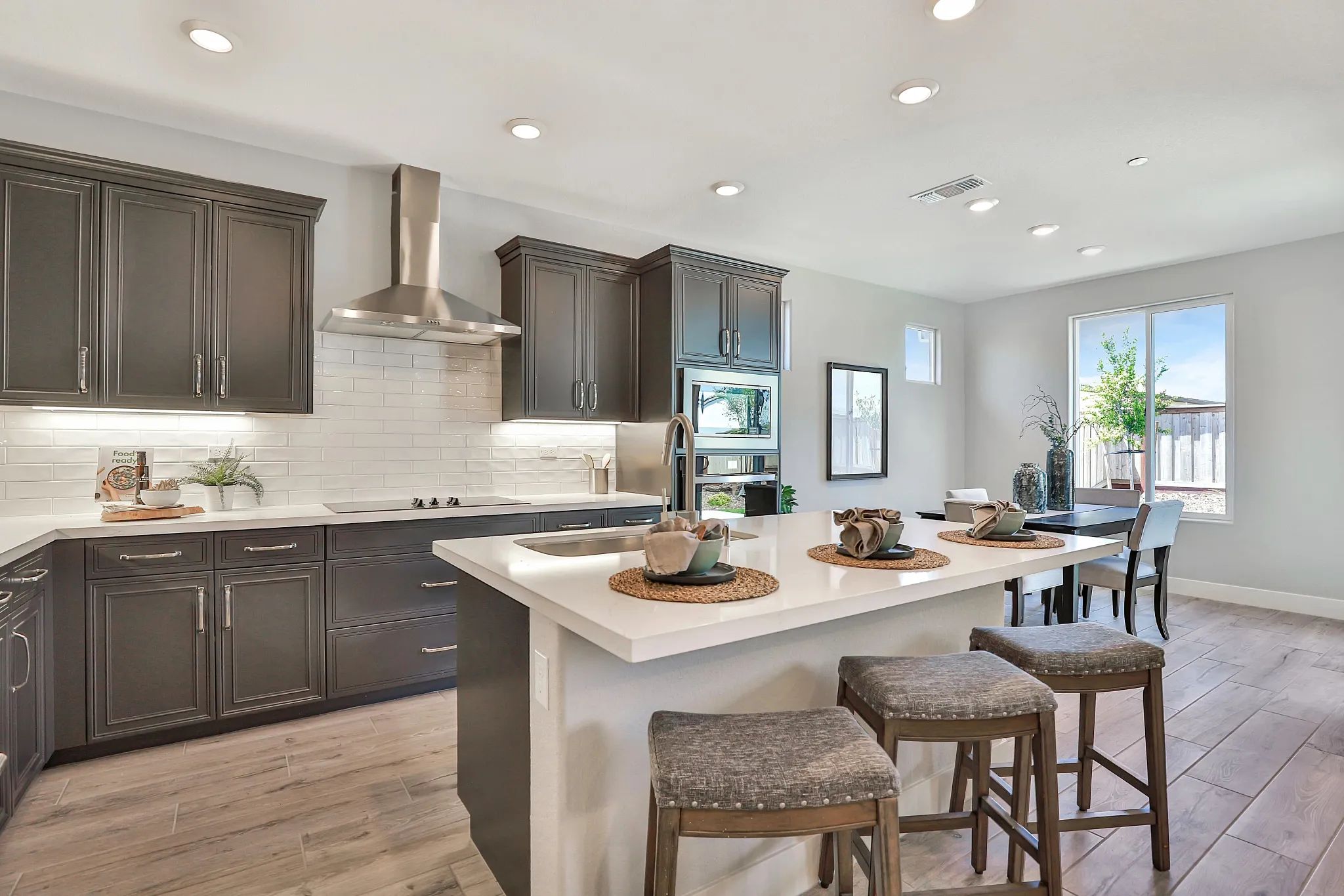 Kitchen & Dining of Home
