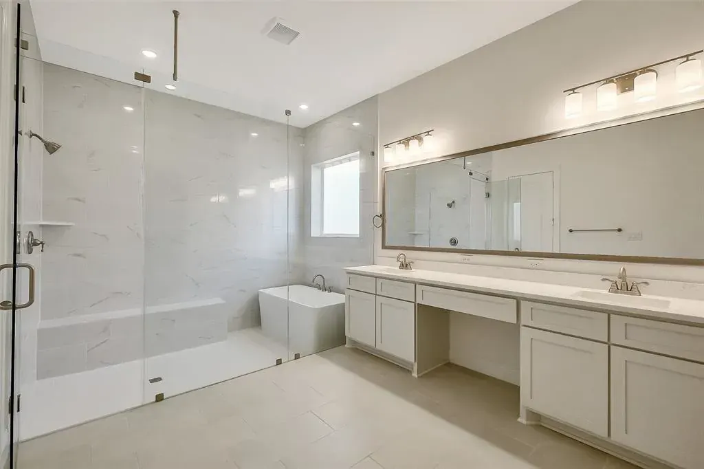 Homesite 6110 primary bath