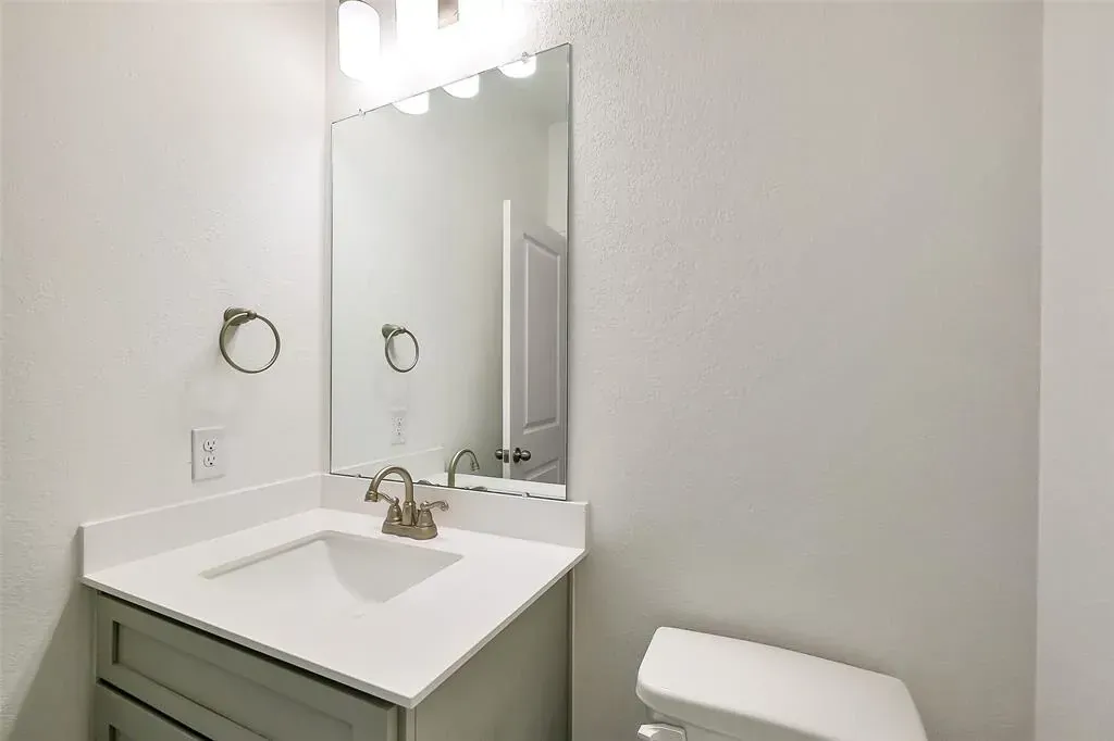 Homesite 6110 powder room