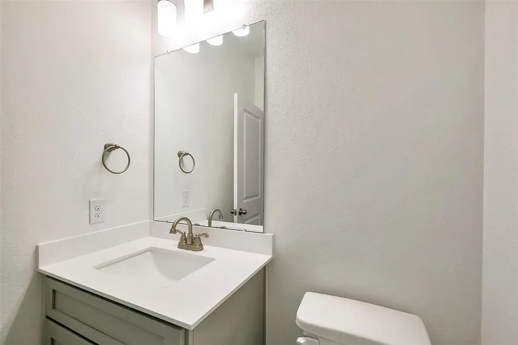Homesite 6110 powder room