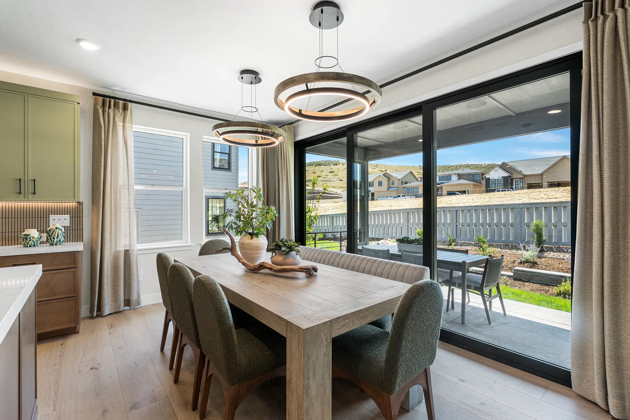 Madison Model Dining
