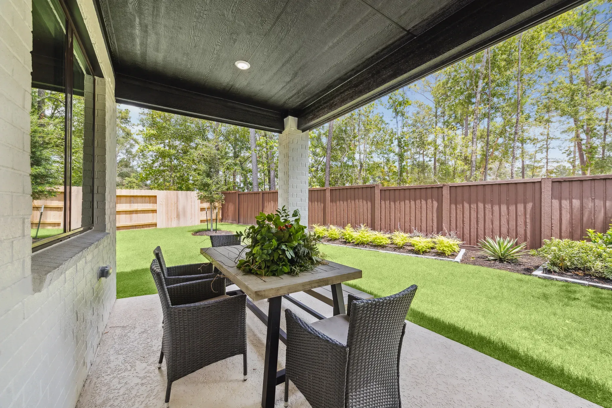 Plan 3059 outdoor living - staged