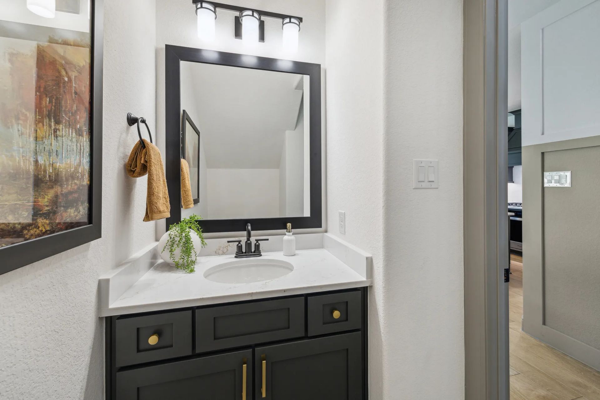 Plan 3059 powder room - staged