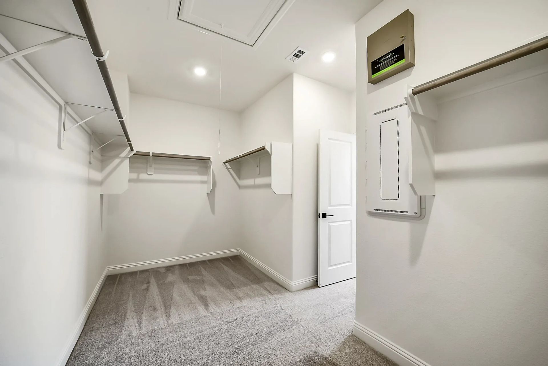 Plan 3069 closet