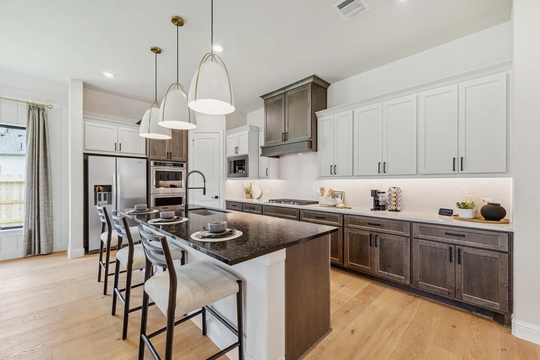 Plan 4043 kitchen - staged