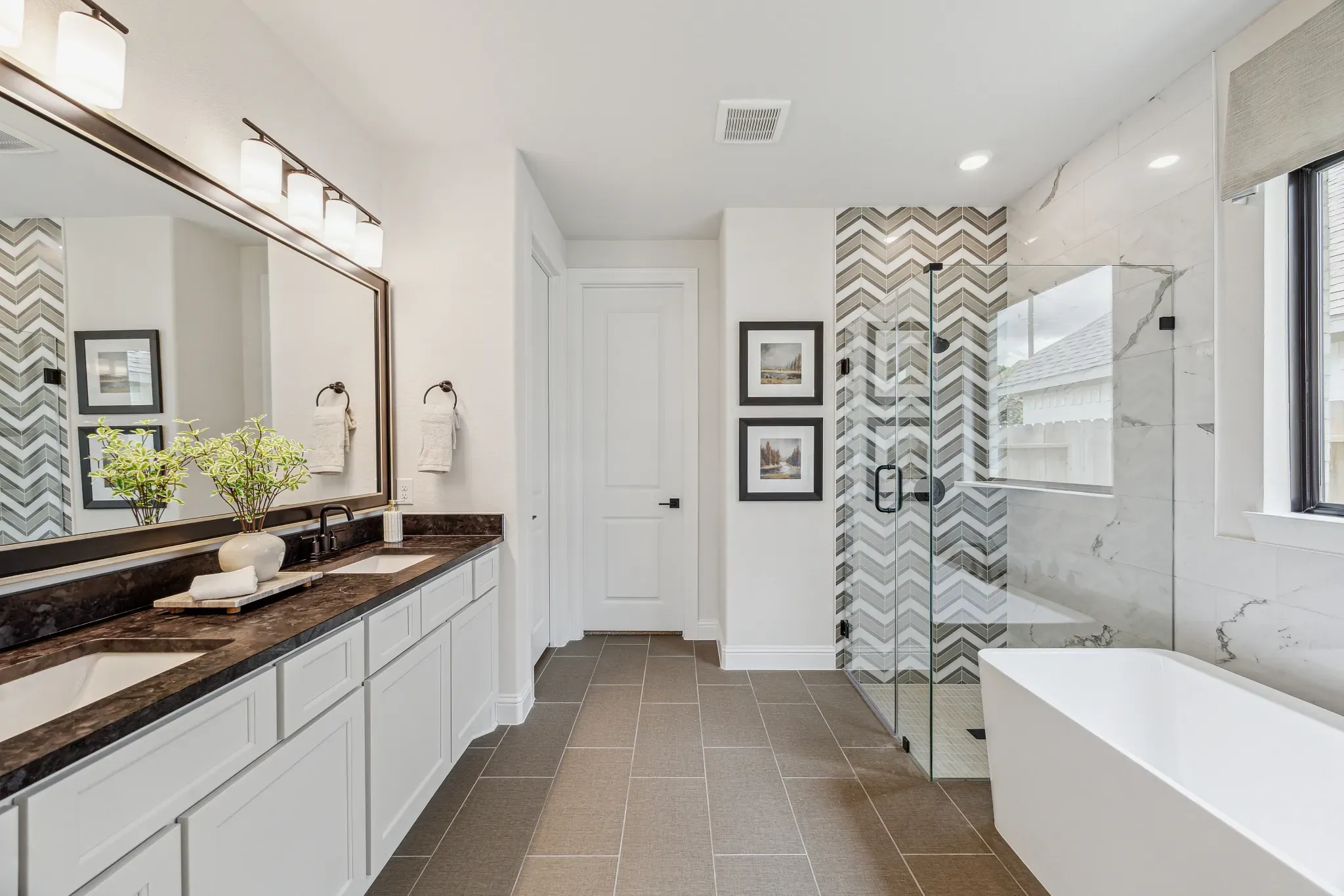 Plan 4043 primary bath - staged