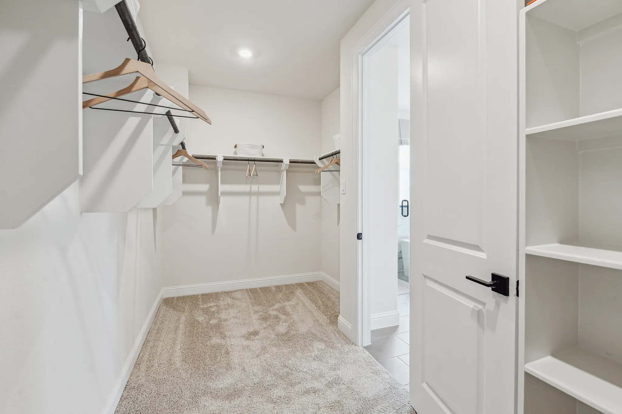 Plan 4043 closet - staged