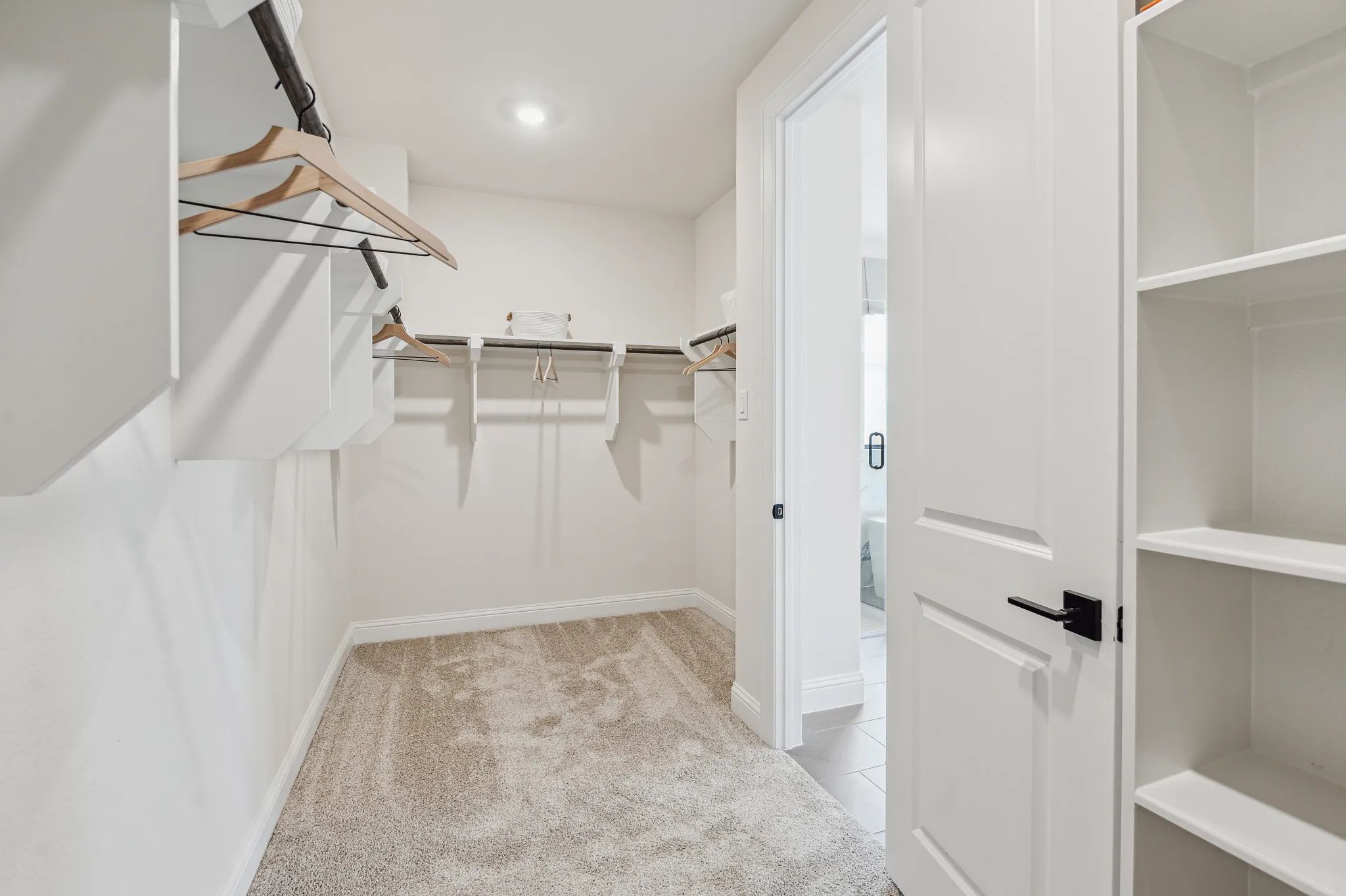 Plan 4043 closet - staged