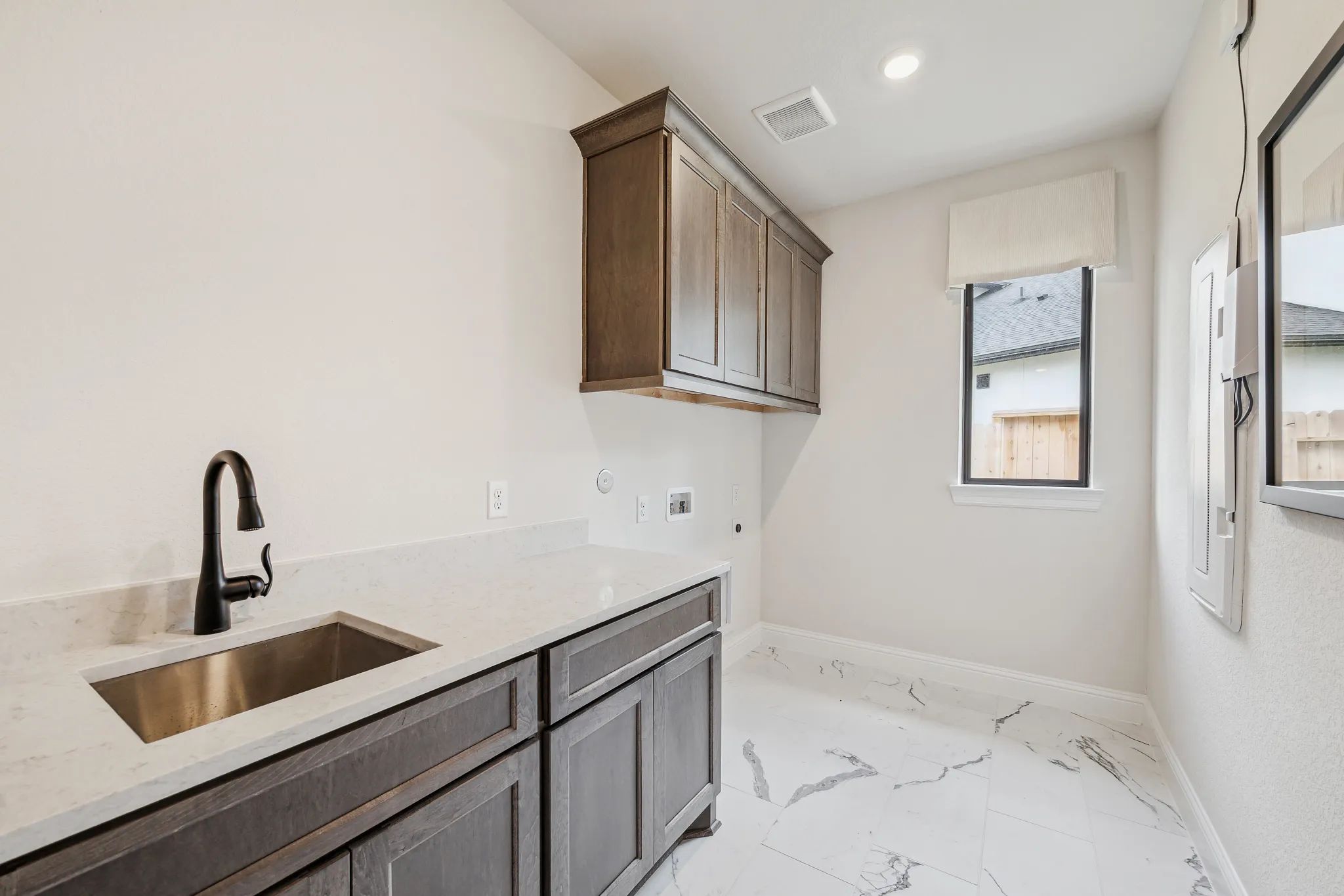 Plan 4043 laundry room - staged