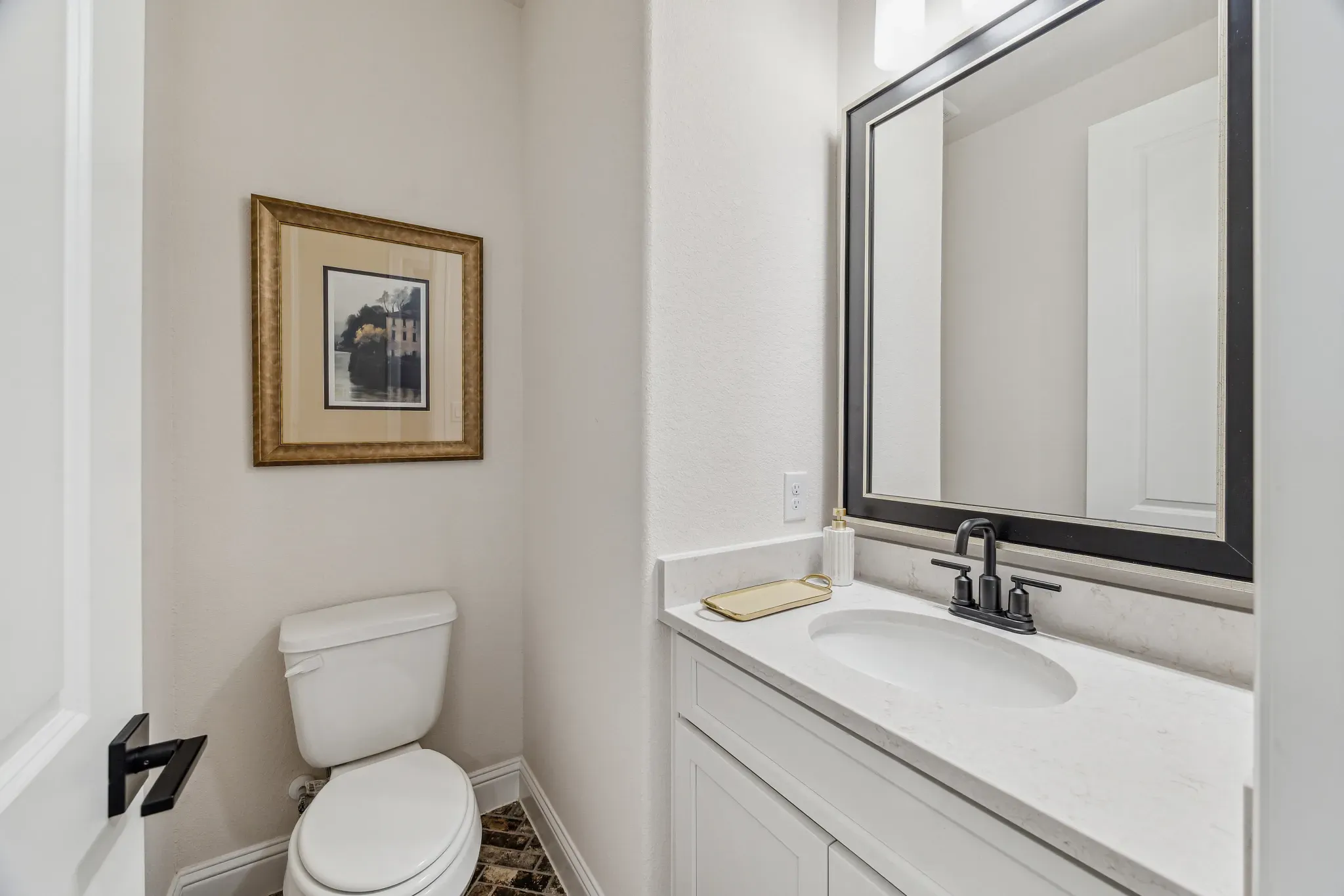 Plan 4043 powder room - staged