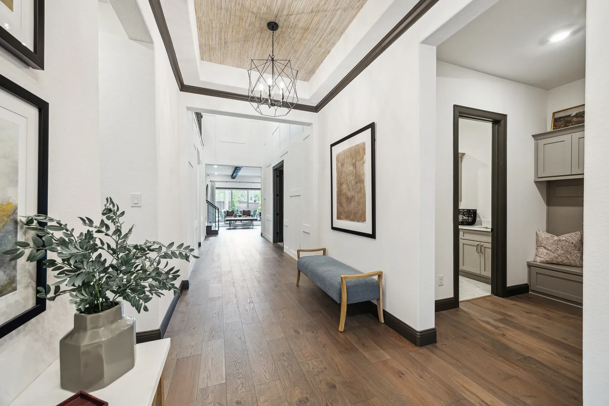 Plan 5042 hall - staged