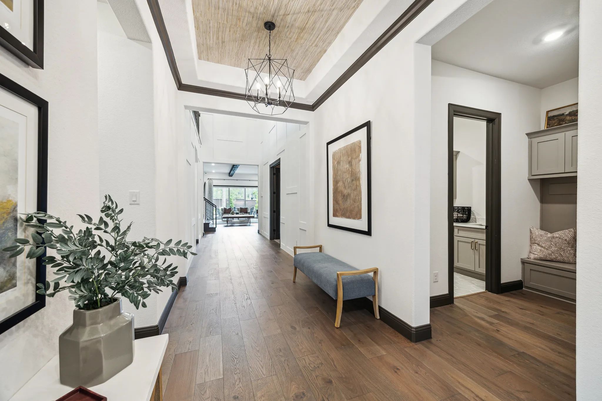 Plan 5042 hall - staged