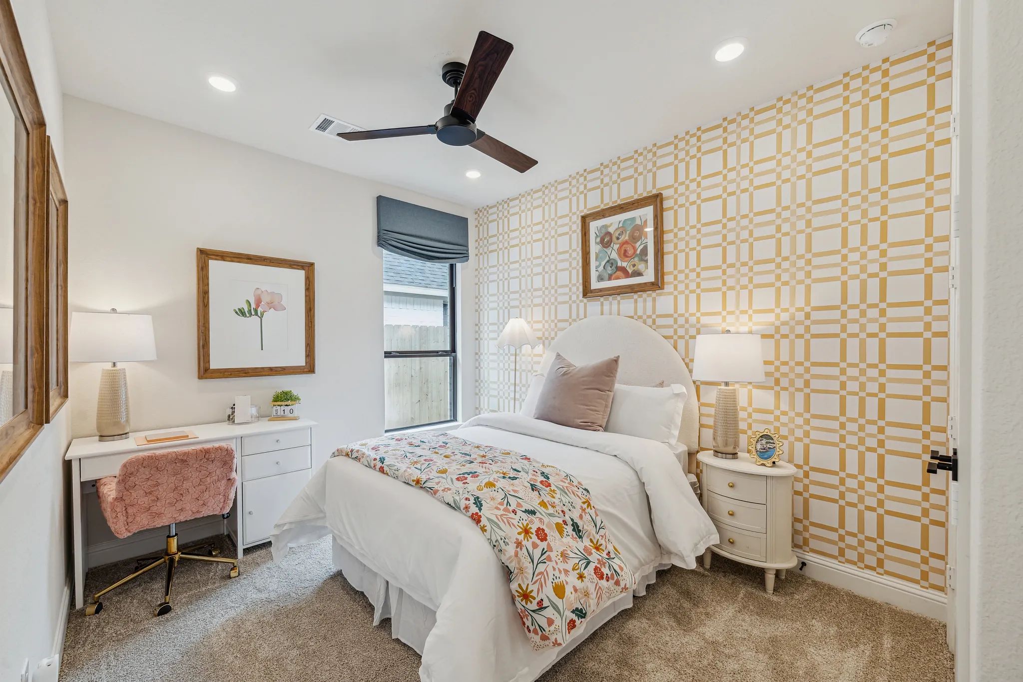 Plan 4043 bed 2 - staged
