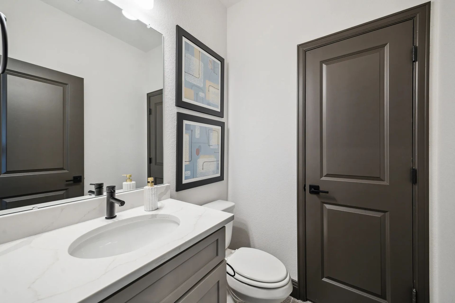 Plan 5042 powder room - staged