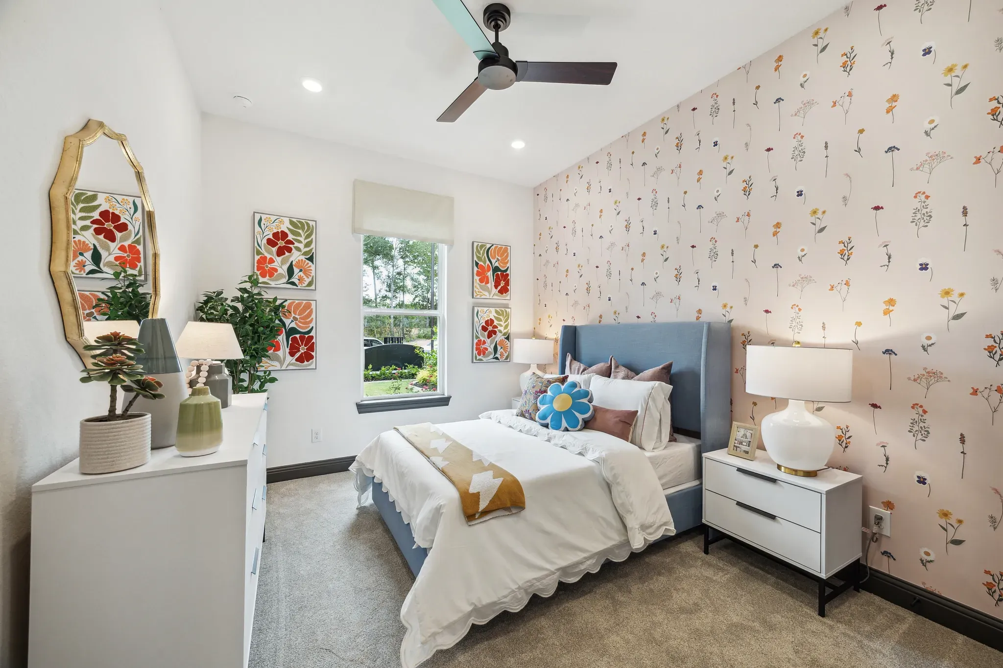 Plan 5042 bed 3 - staged